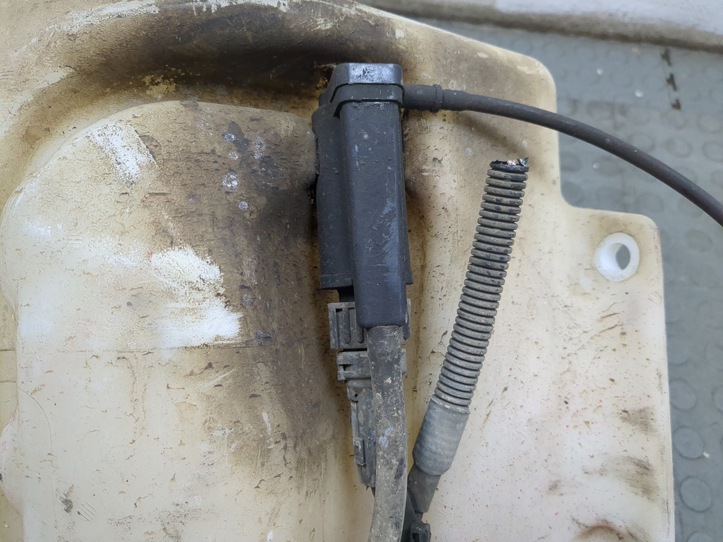 Бачок омывателя лобового стекла