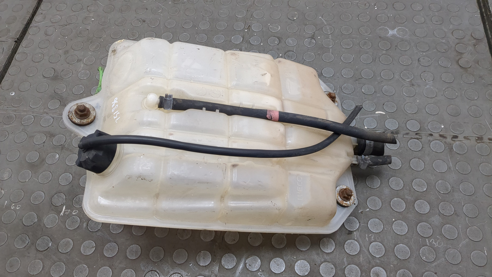 Бачок расширительный