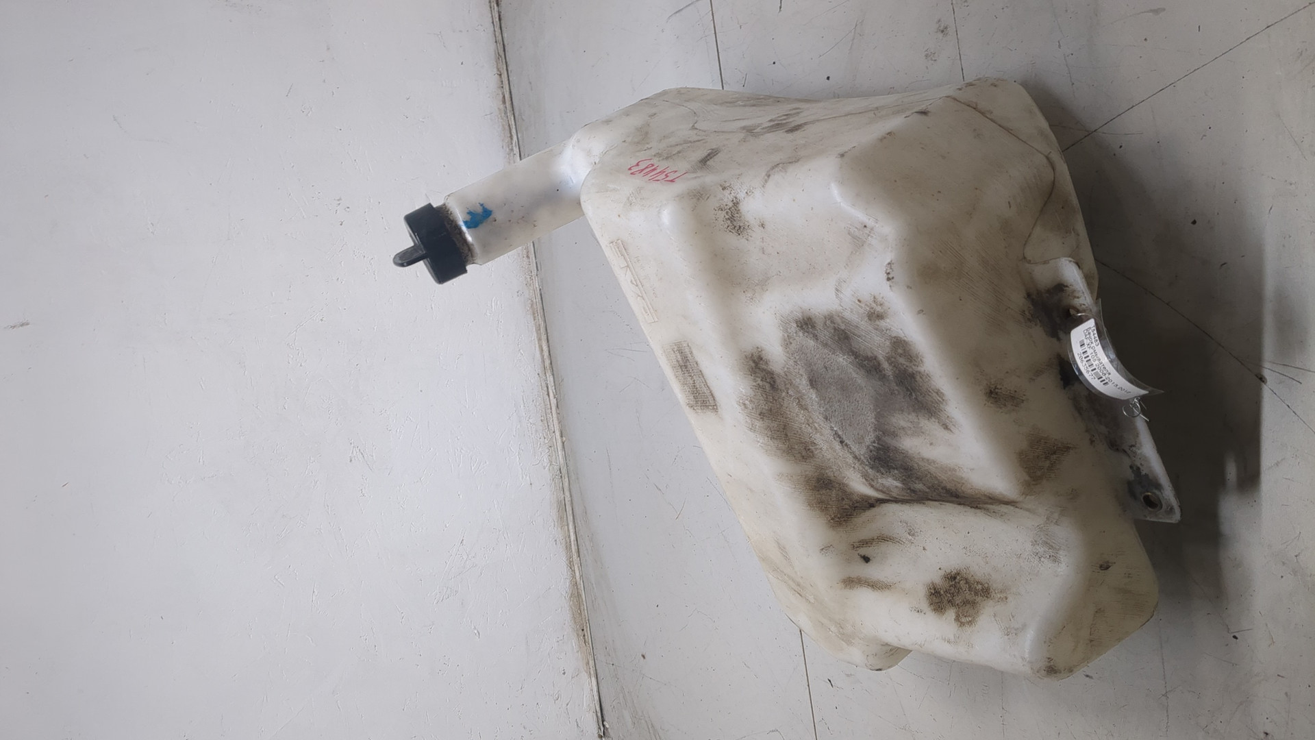 Бачок омывателя лобового стекла