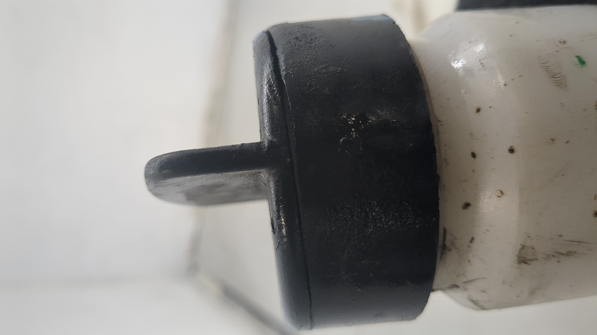 Бачок омывателя лобового стекла