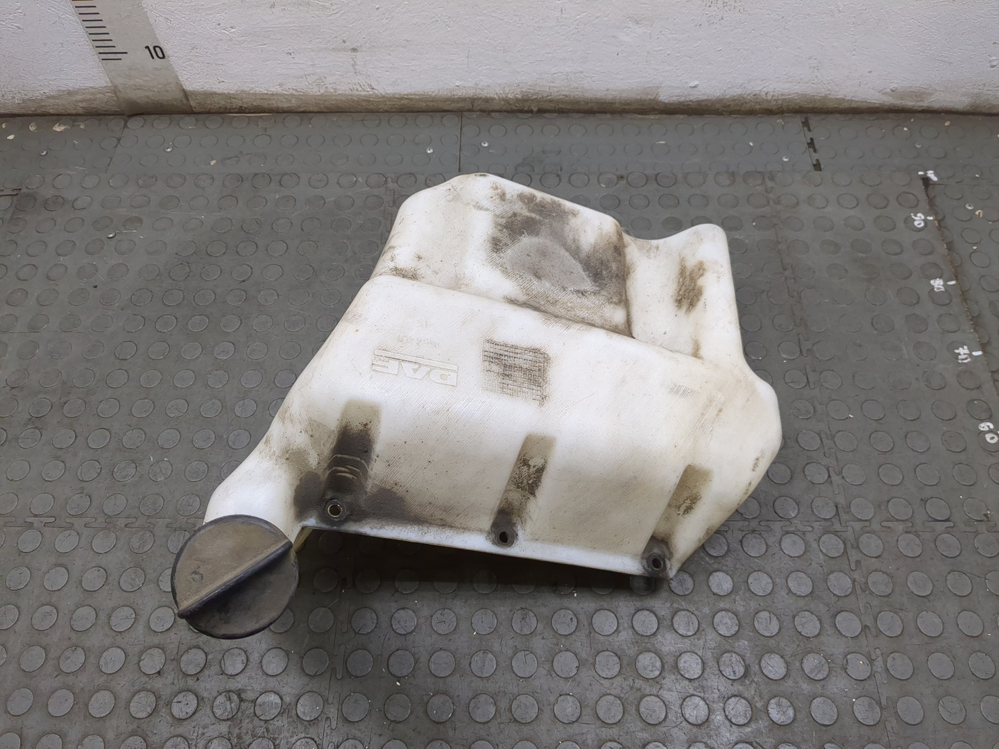 Бачок омывателя лобового стекла