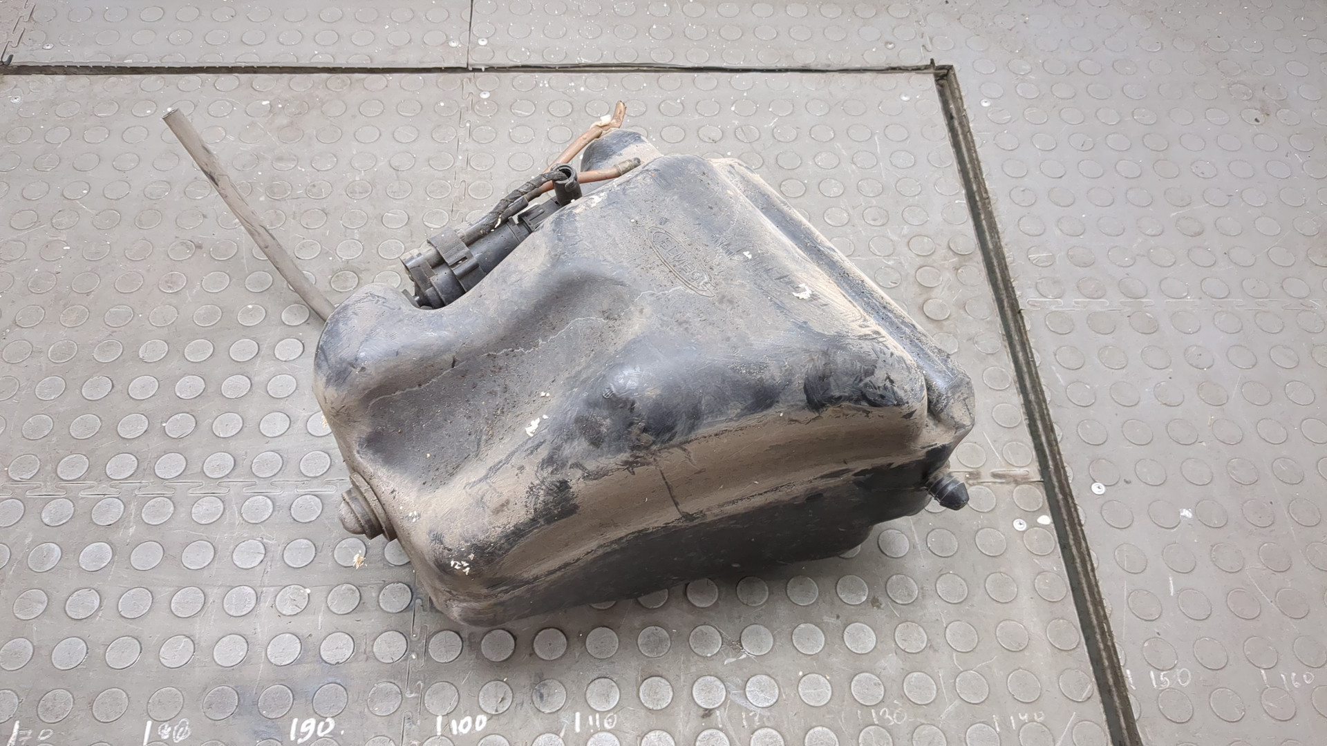 Бачок омывателя лобового стекла