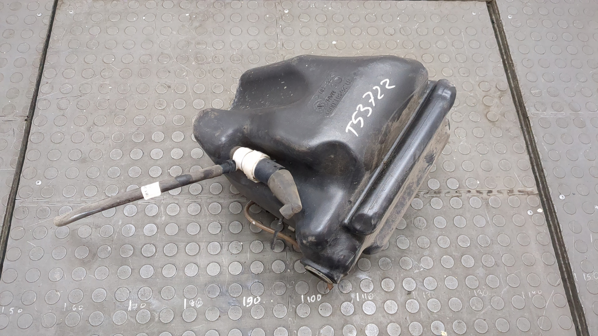 Бачок омывателя лобового стекла