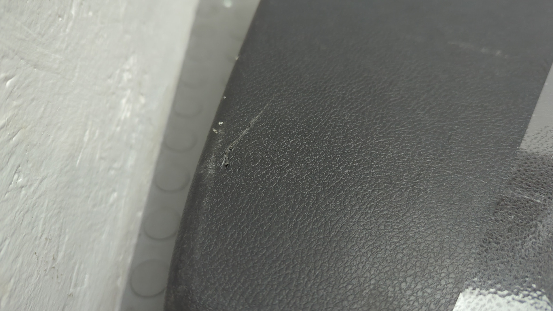 Обшивка двери багажника