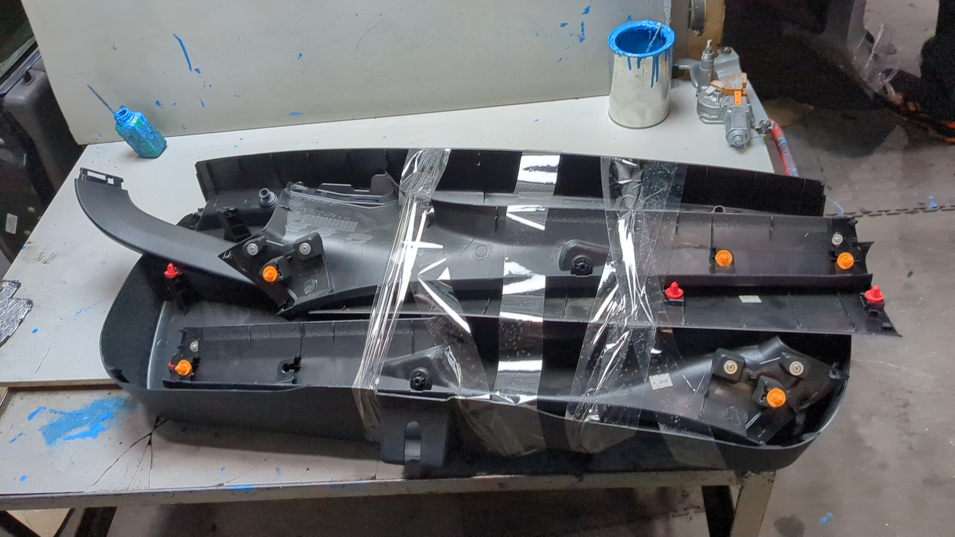 Обшивка двери багажника