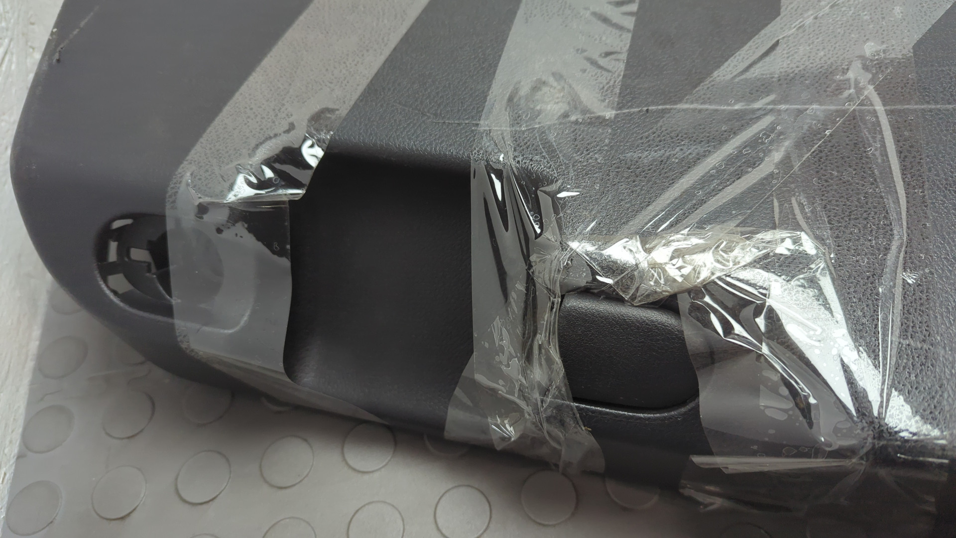 Обшивка двери багажника