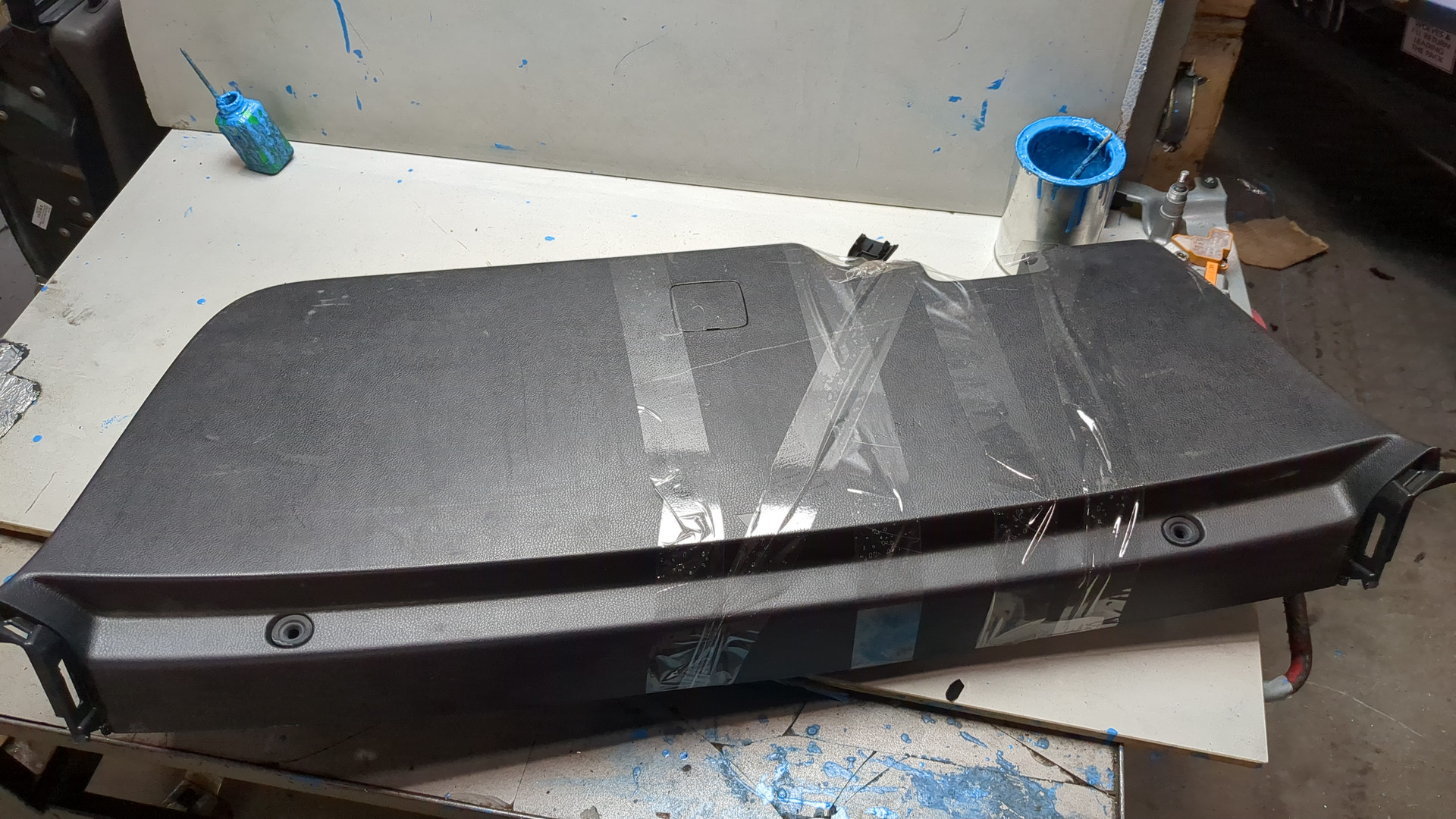 Обшивка двери багажника