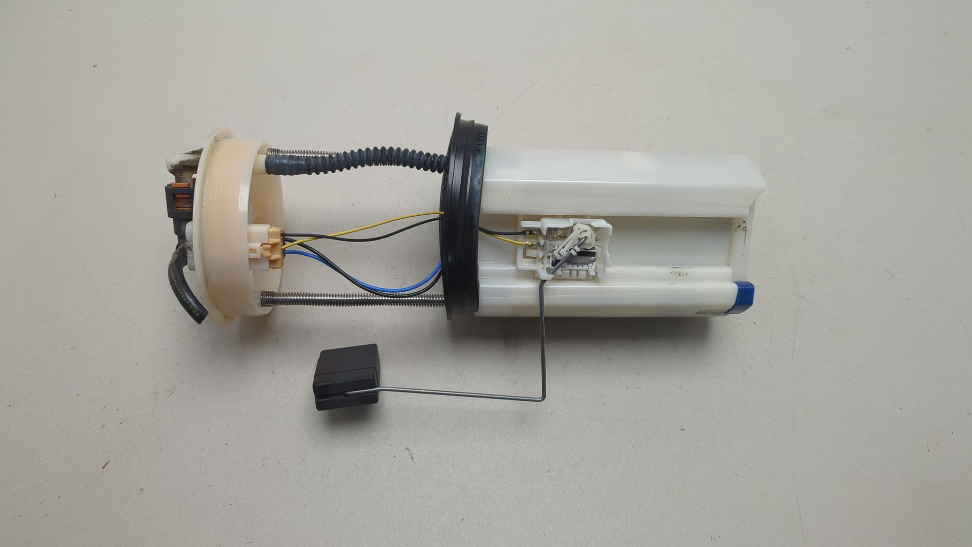 Насос топливный электрический