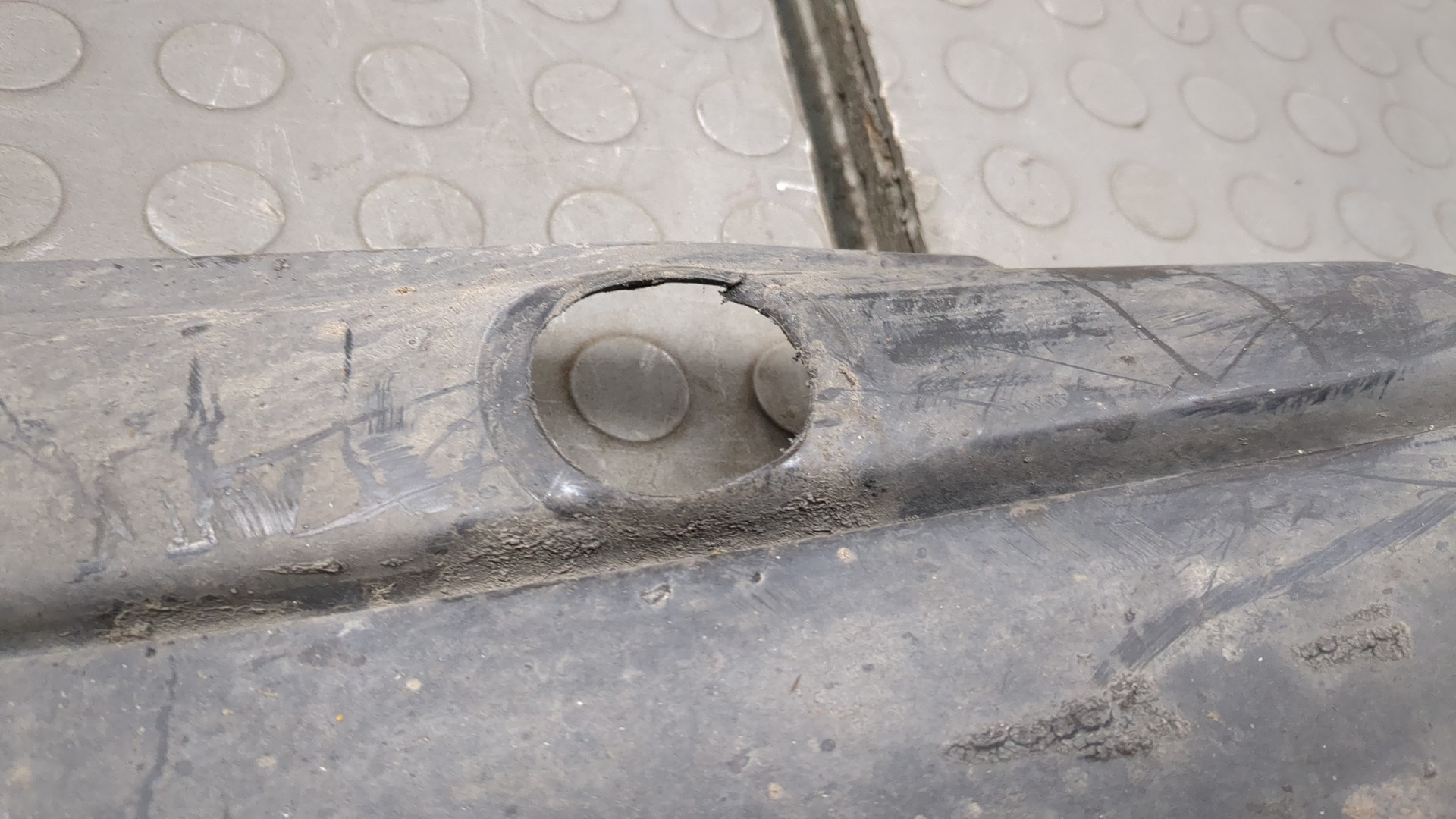 Локер передний правый