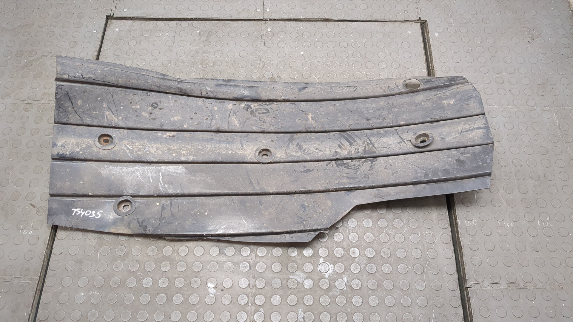 Локер передний правый