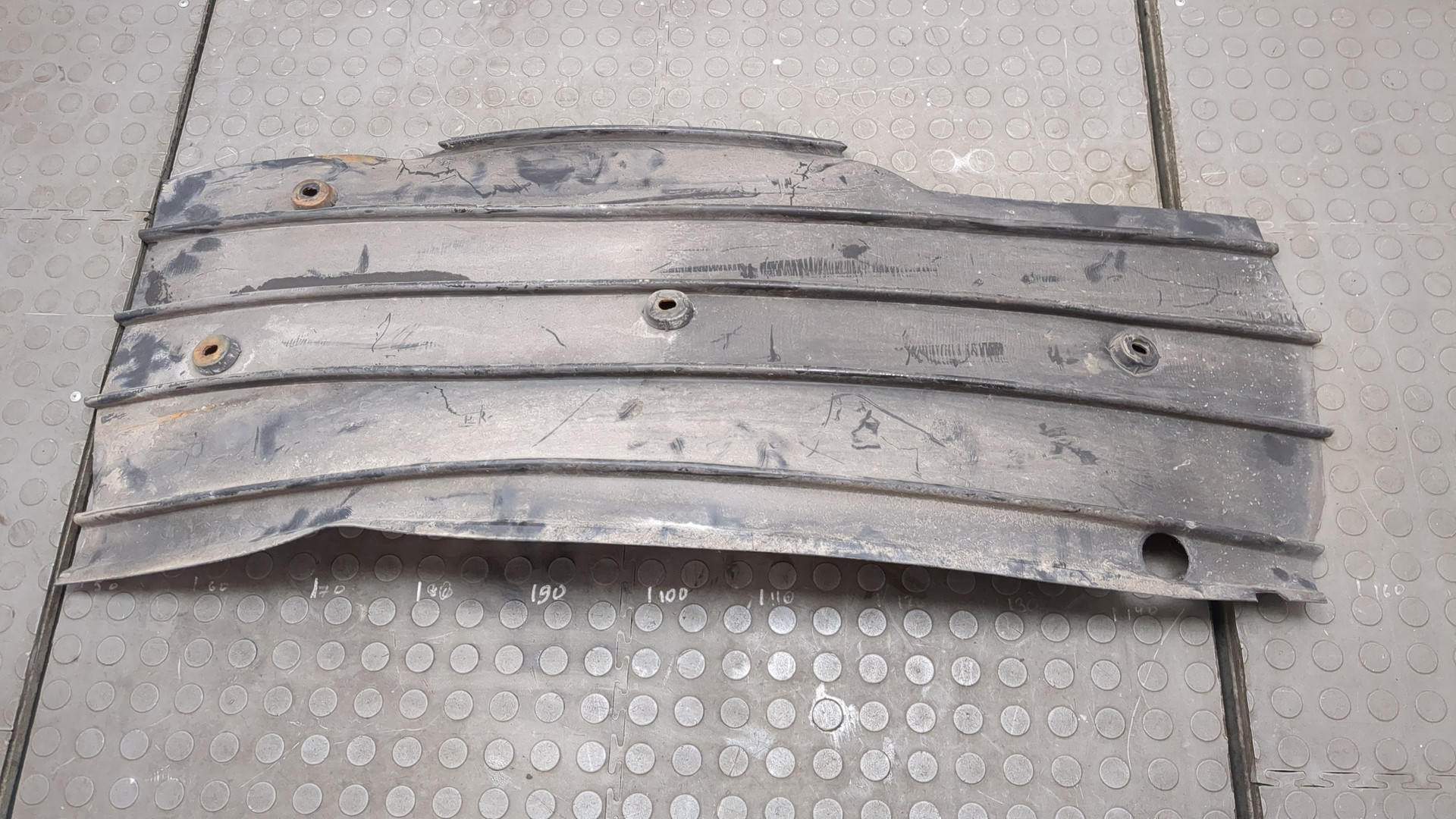 Локер передний правый