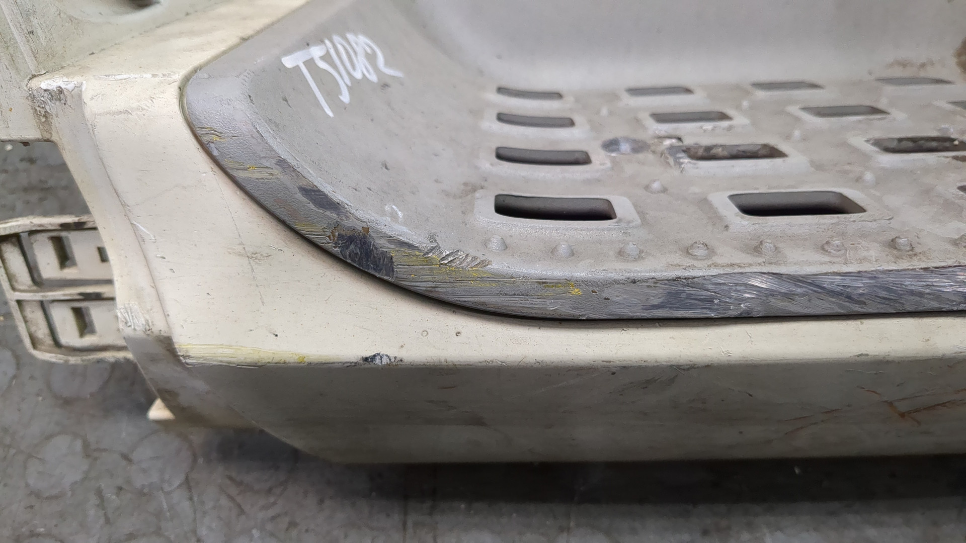 Подножка левая