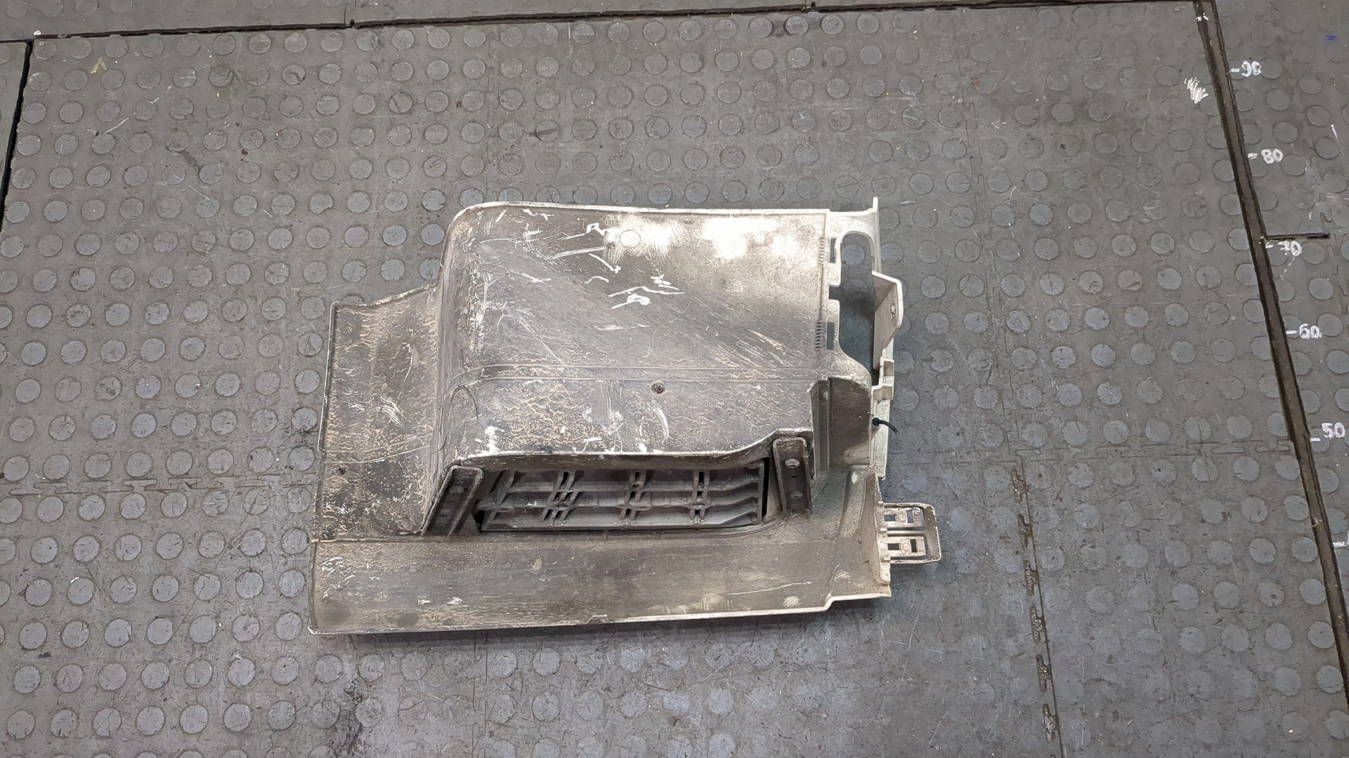 Подножка левая