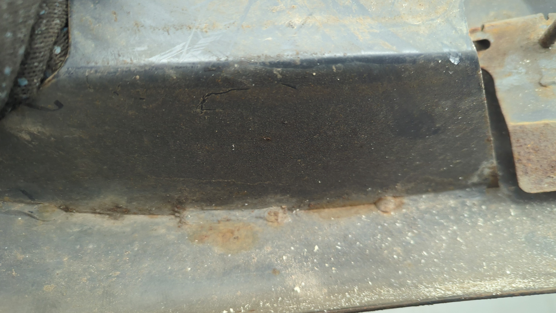 Накладка переднего бампера левая