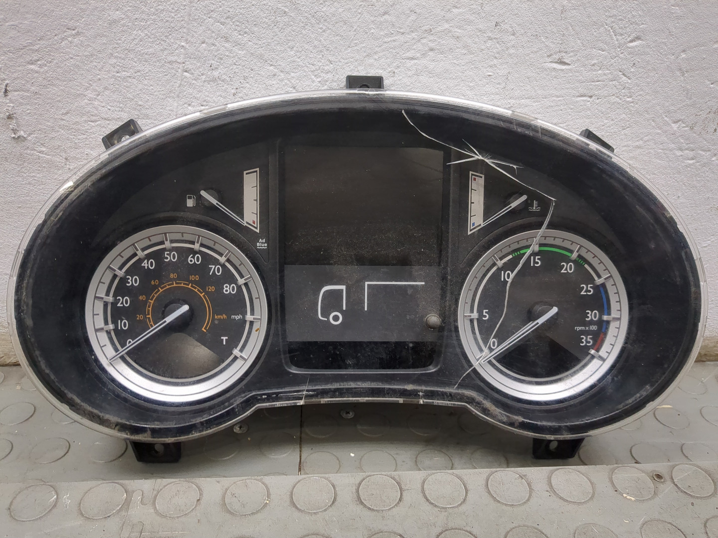 Панель приборов