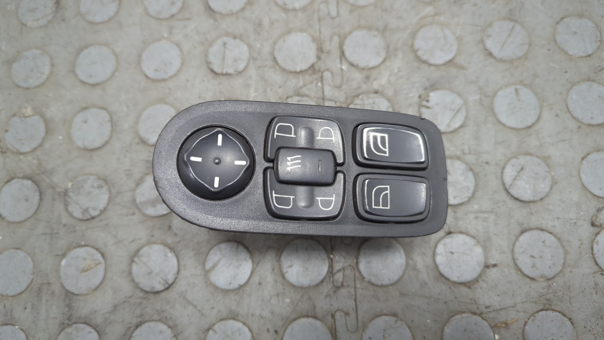 Кнопка стеклоподъемника