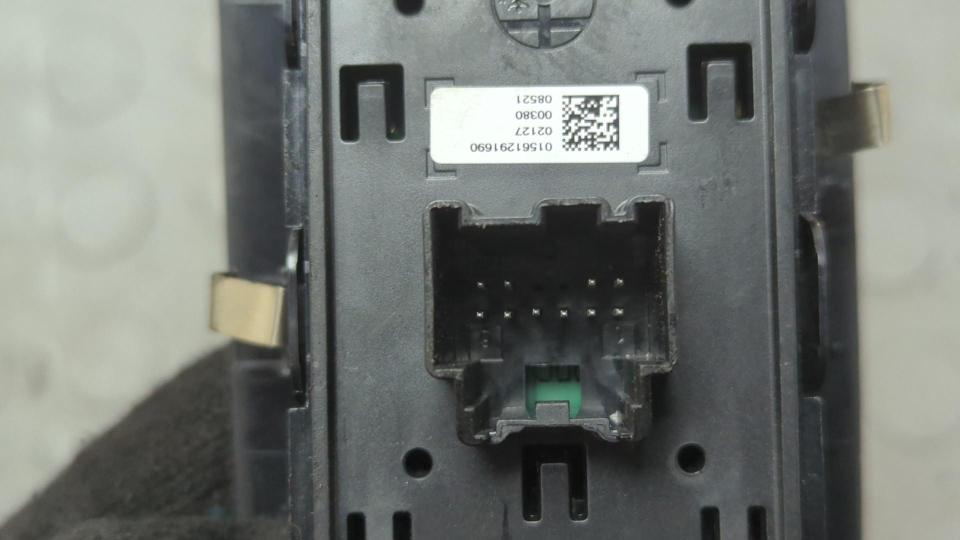 Кнопка стеклоподъемника