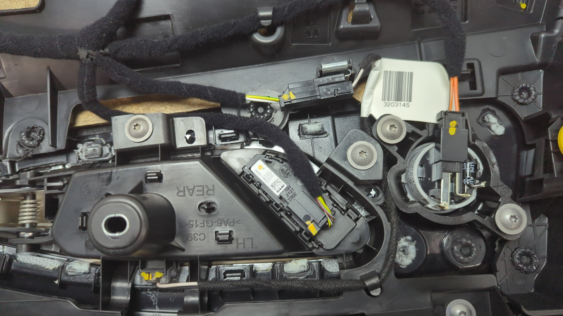 Обшивка двери задней левой