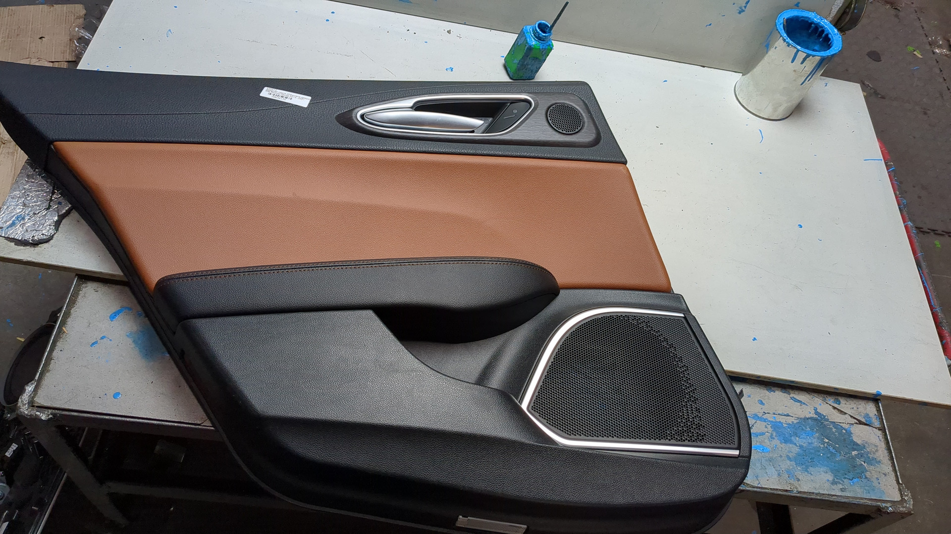 Обшивка двери задней левой