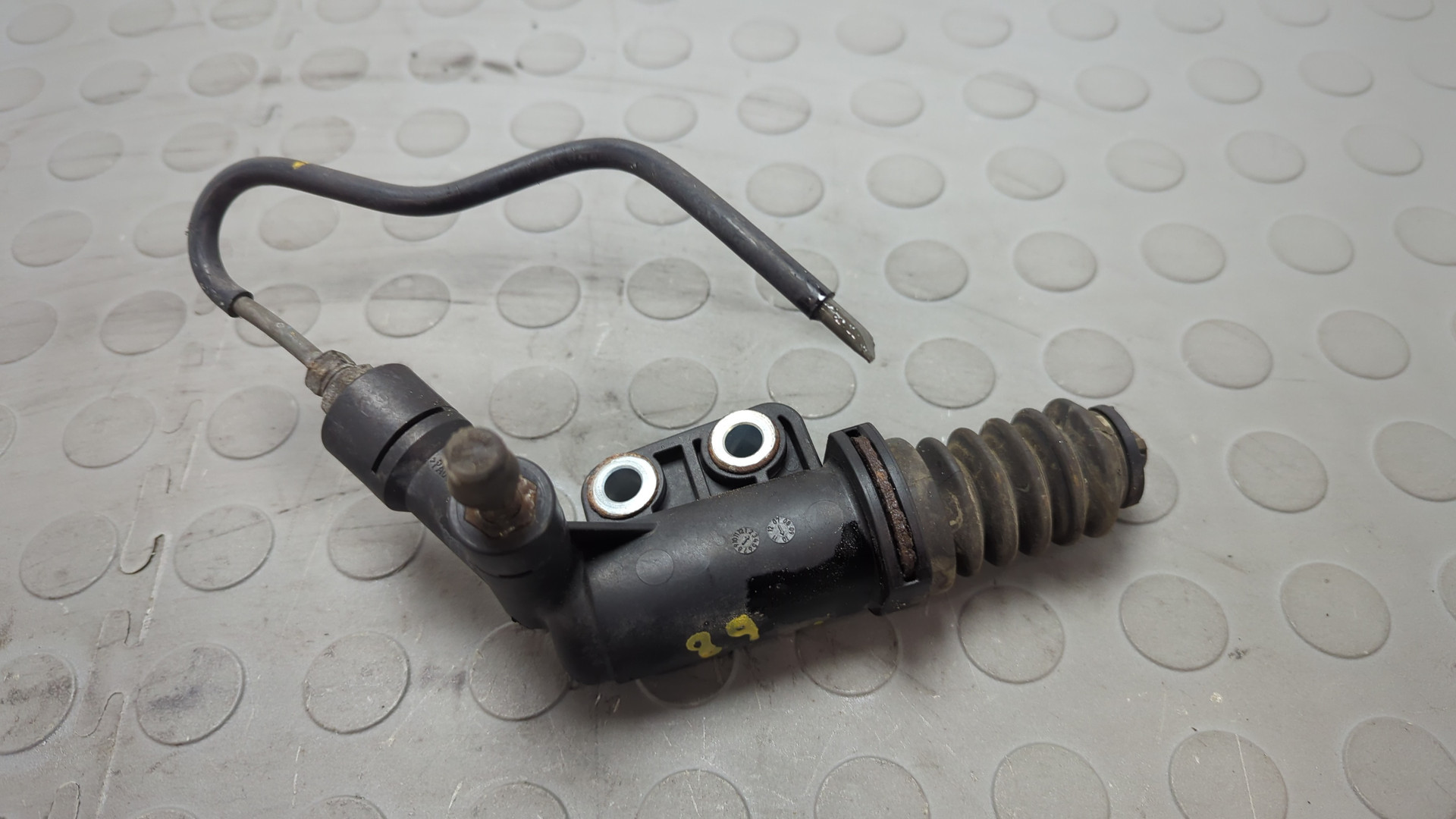 Цилиндр сцепления рабочий