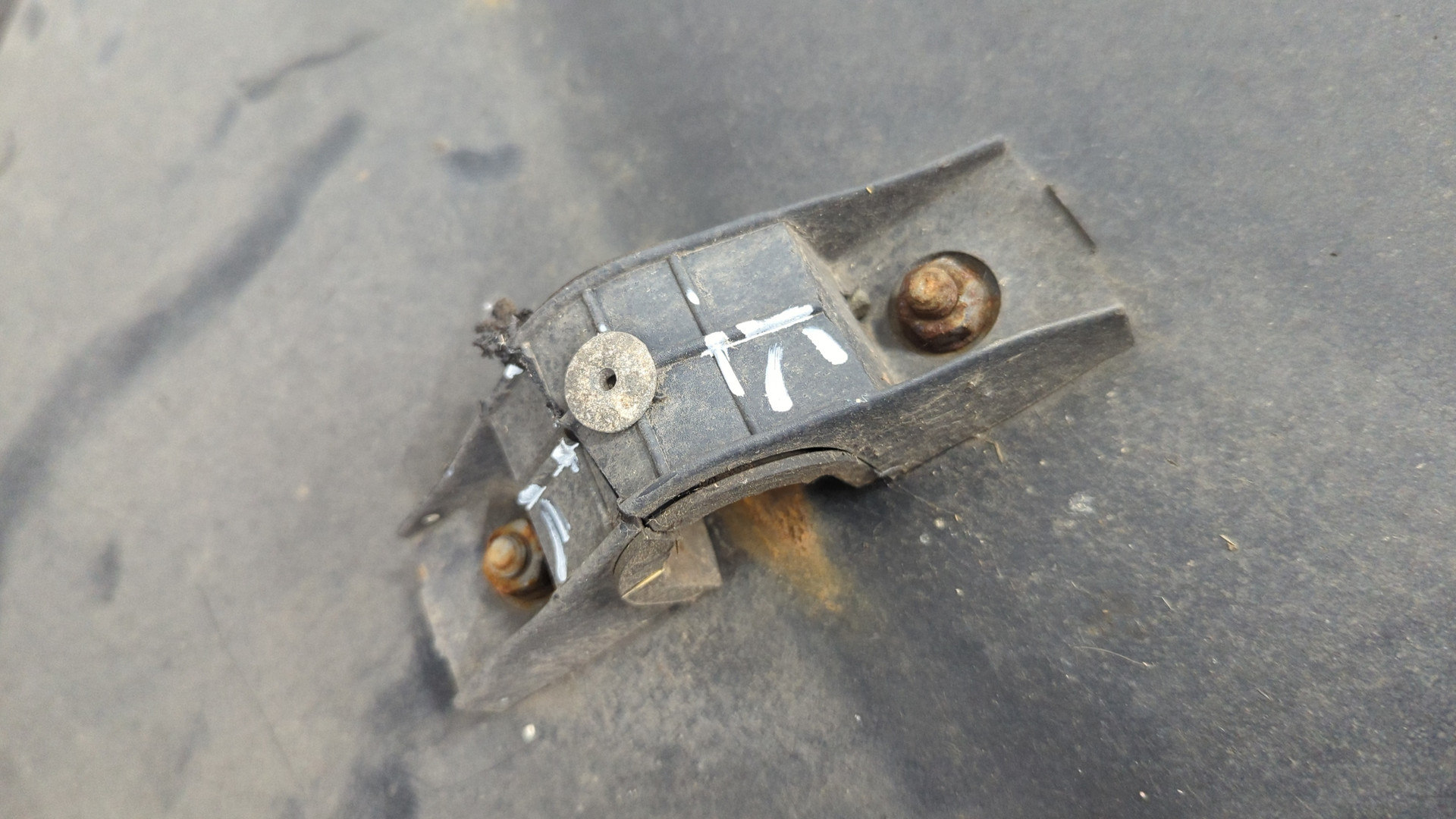 Кузовной элемент