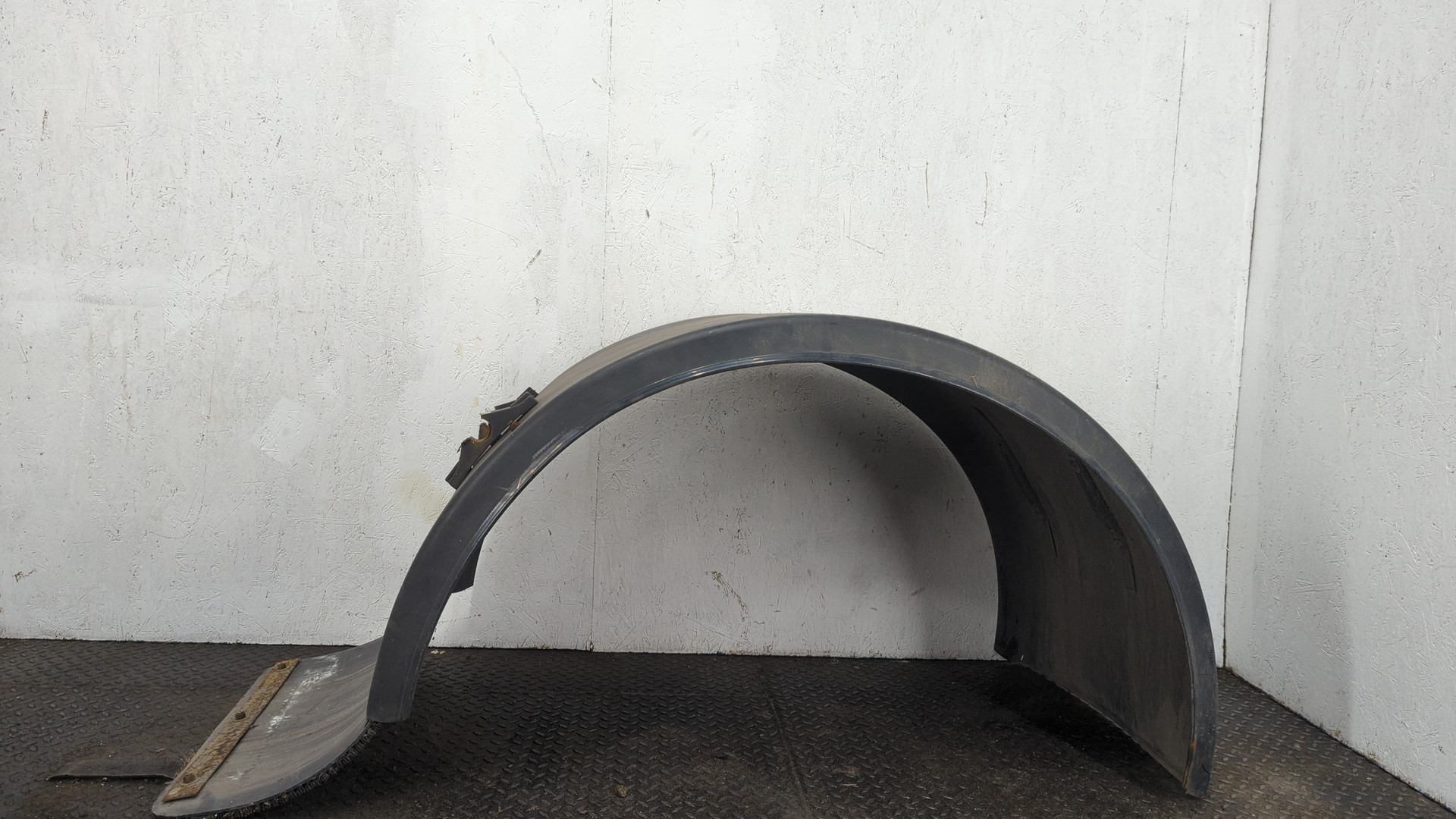 Крыло заднее левое