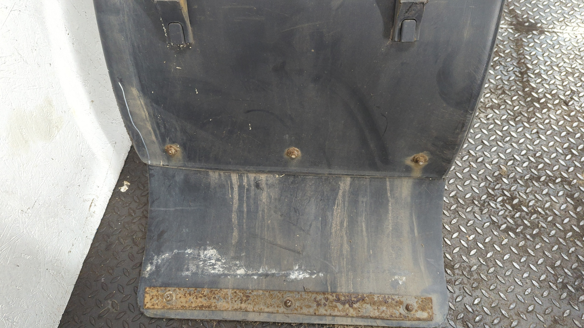 Крыло заднее левое