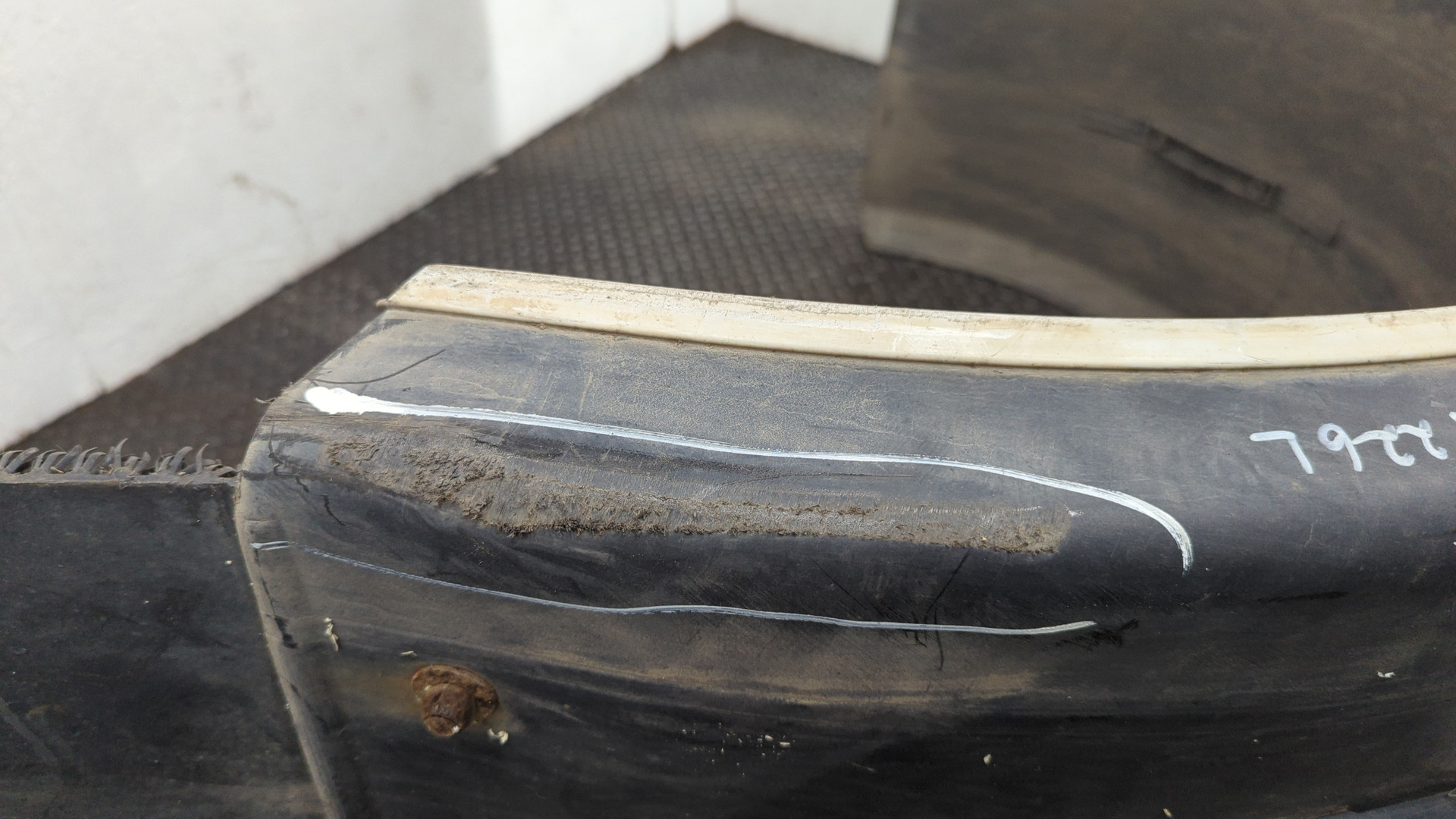 Крыло заднее левое