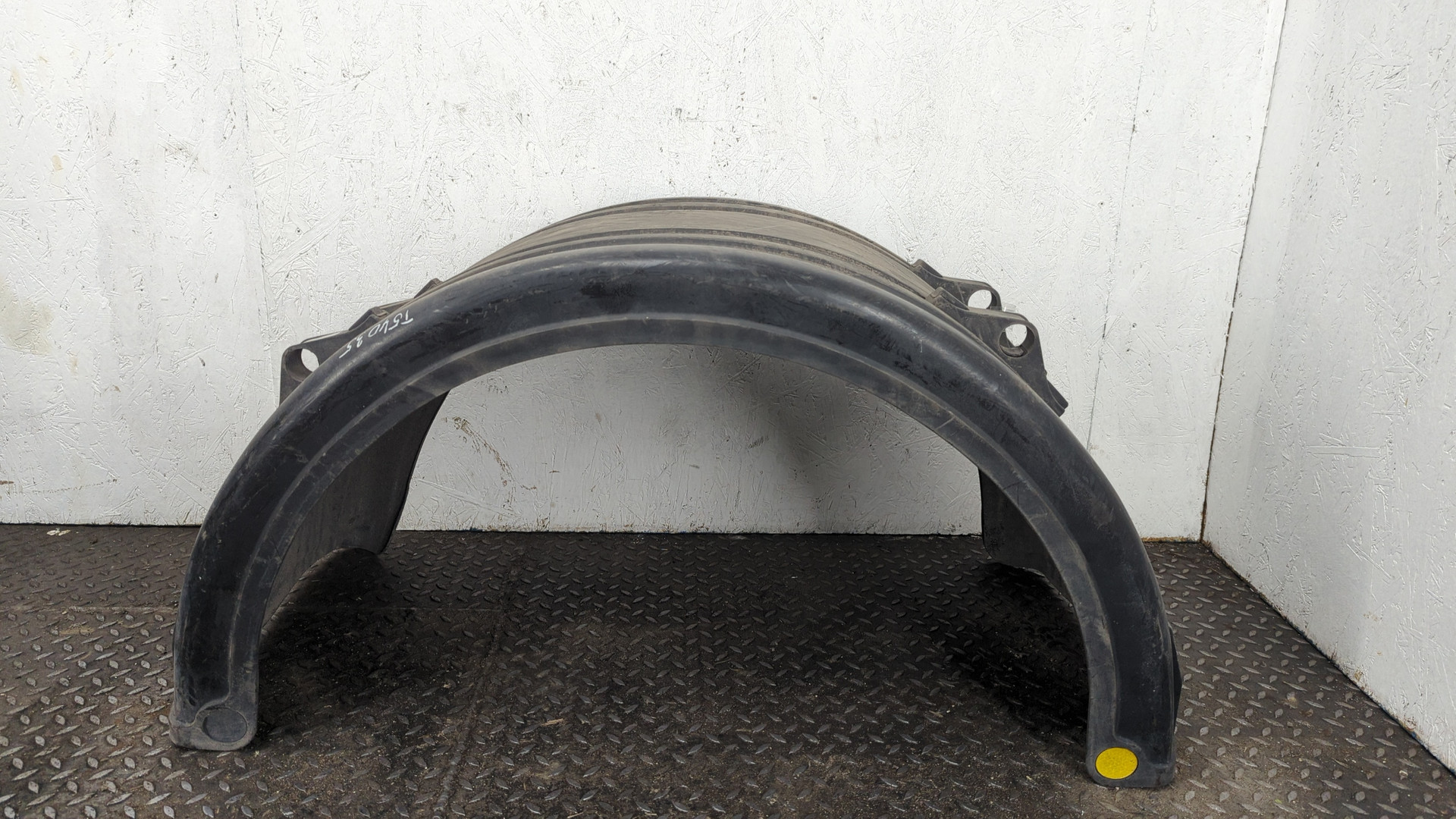 Кузовной элемент