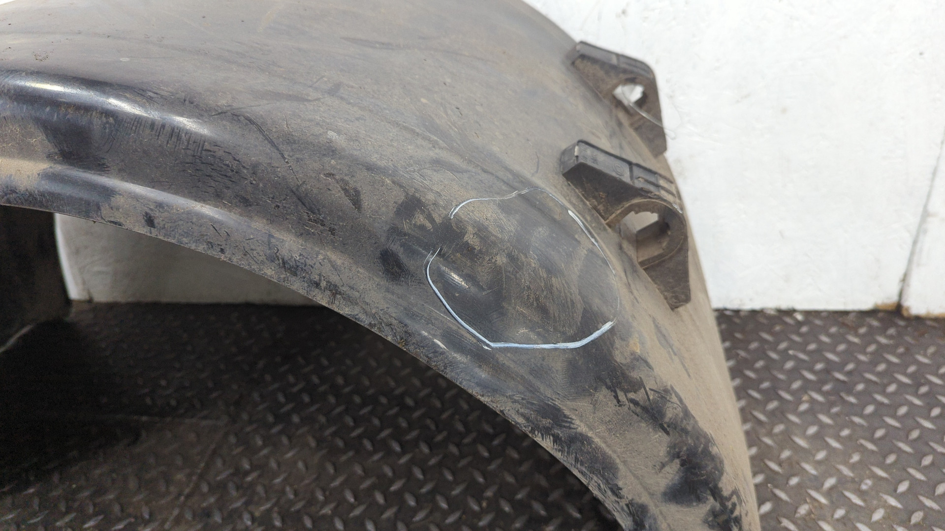 Крыло заднее левое