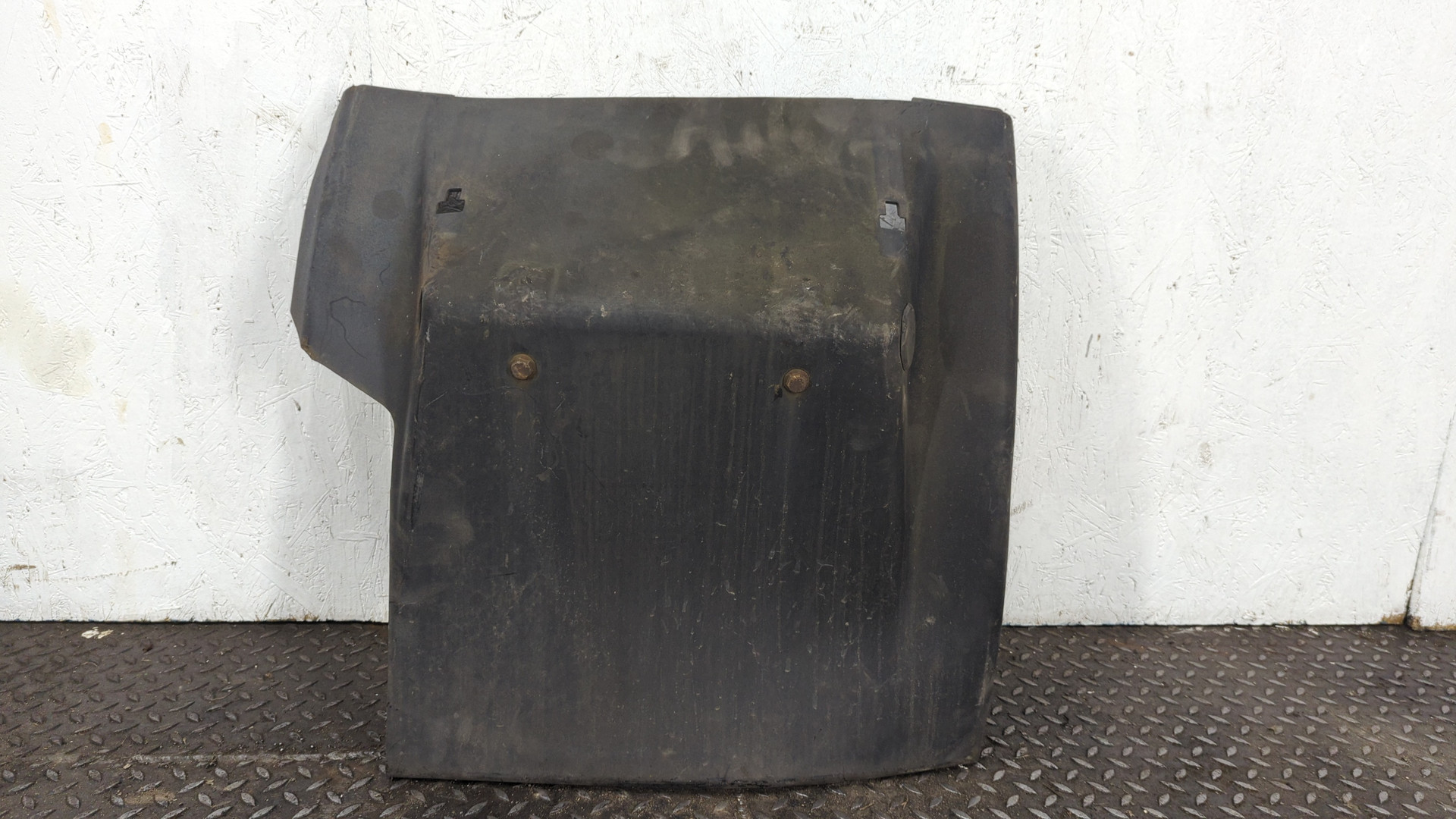 Крыло заднее левое