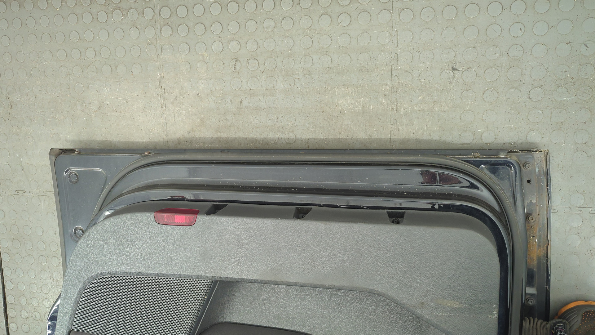 Дверь передняя правая