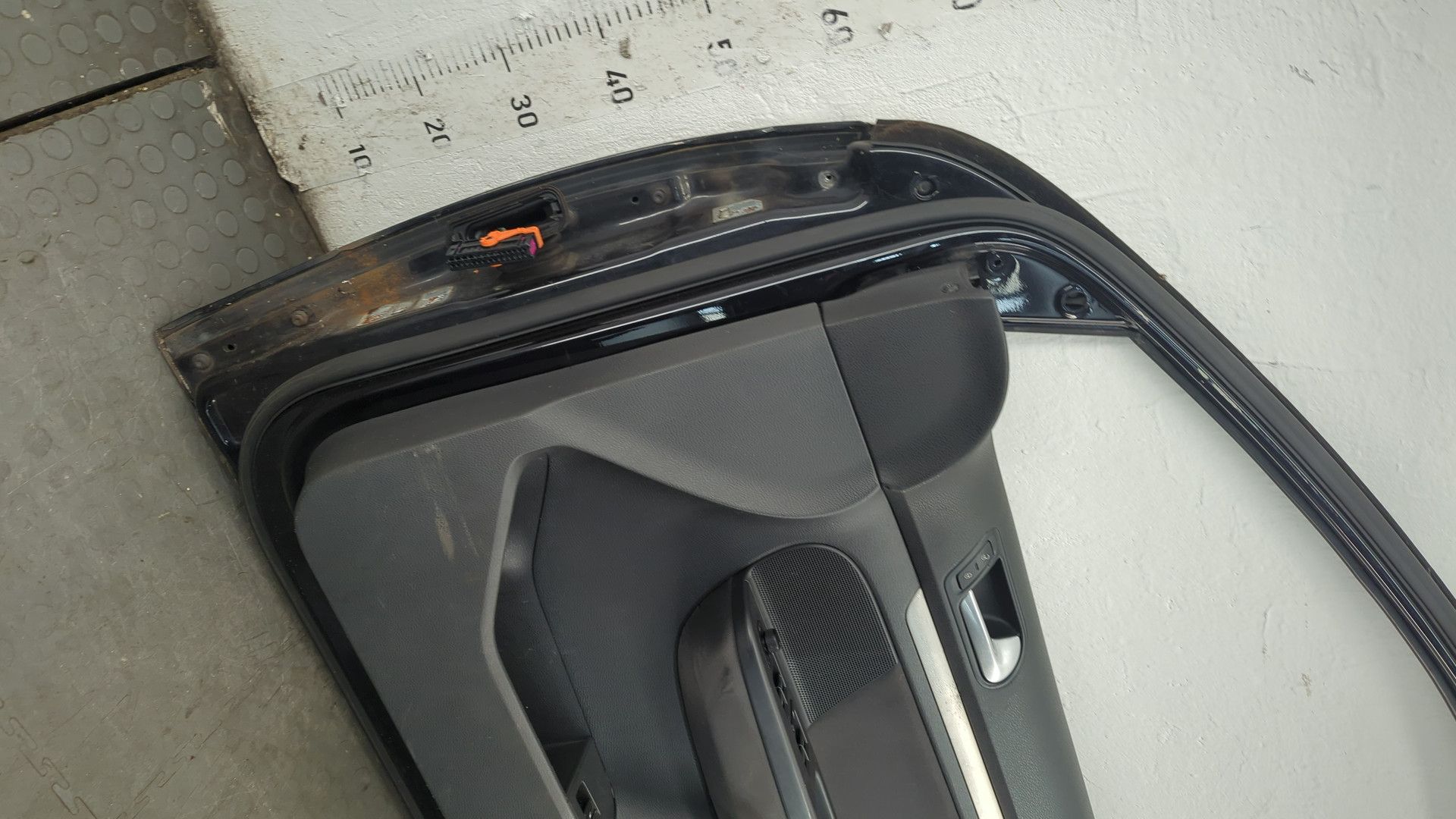 Дверь передняя правая