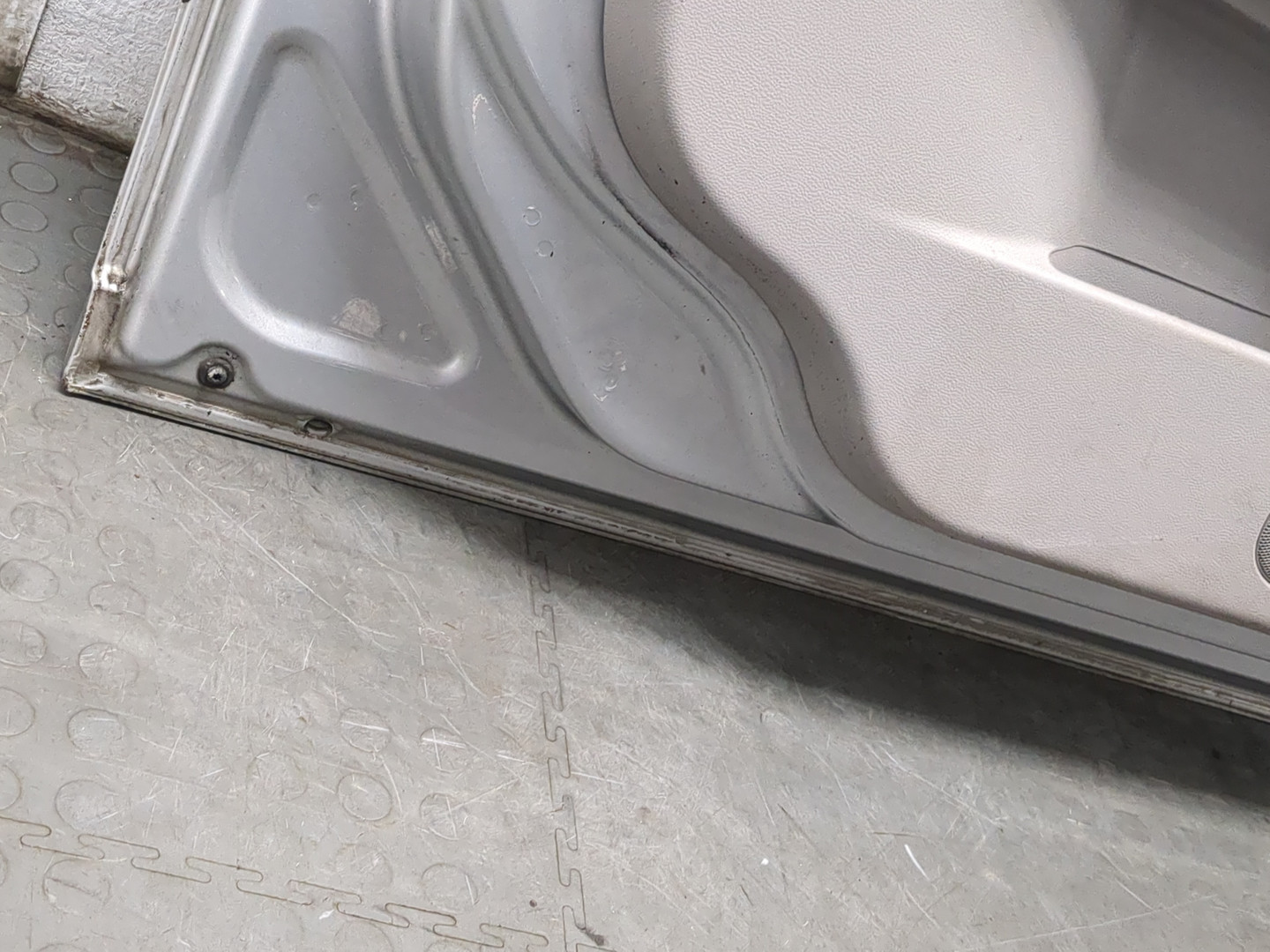 Дверь передняя левая