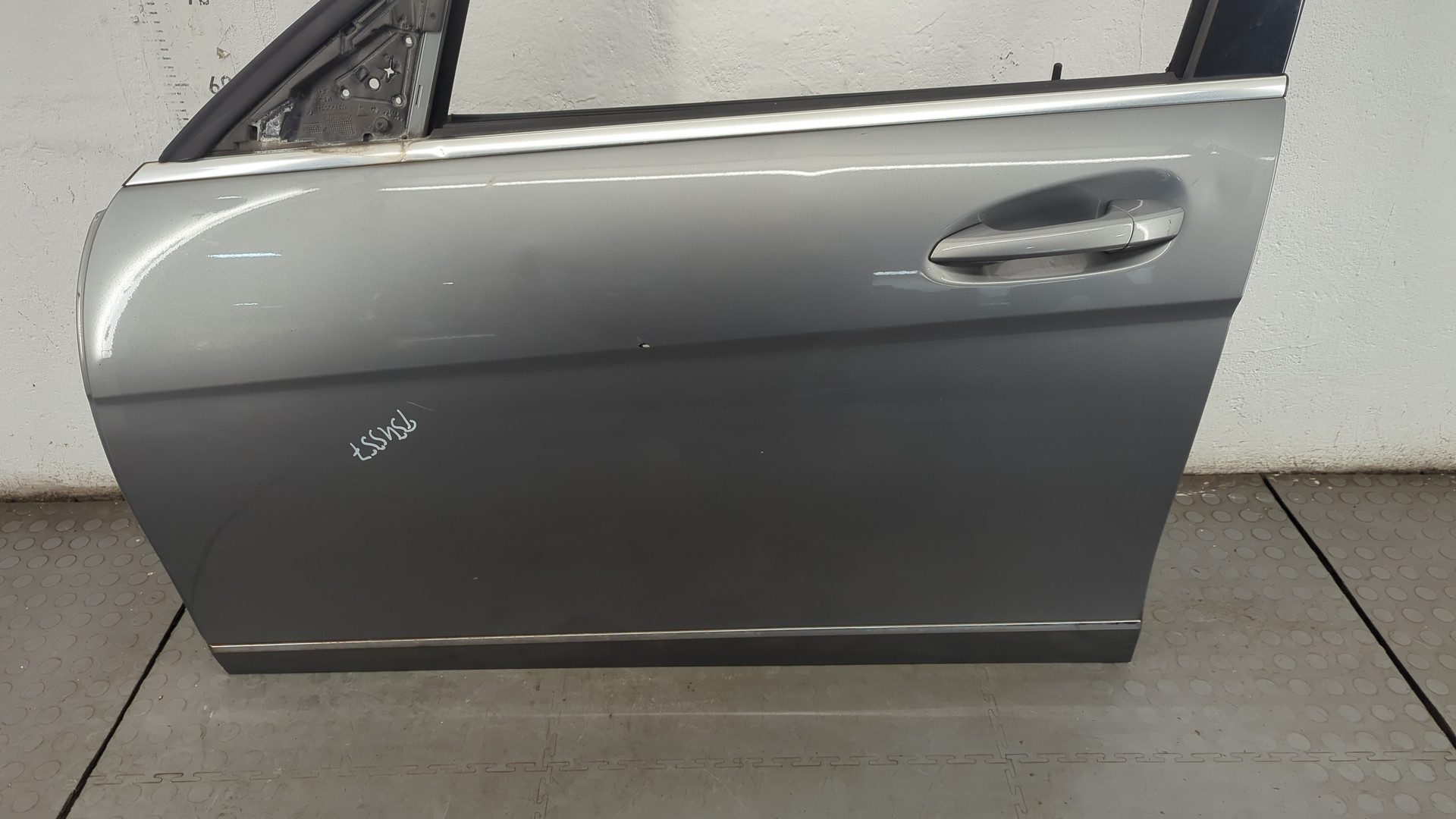 Дверь передняя левая