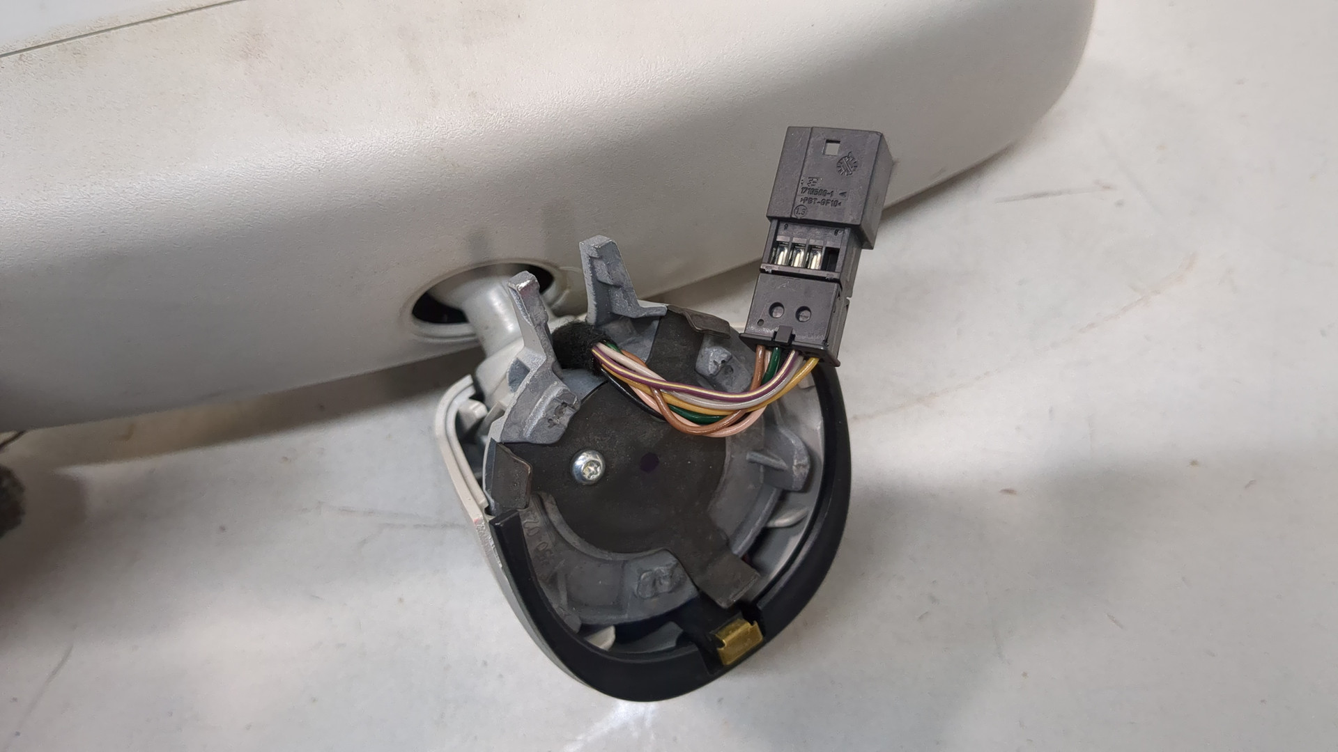 Зеркало заднего вида