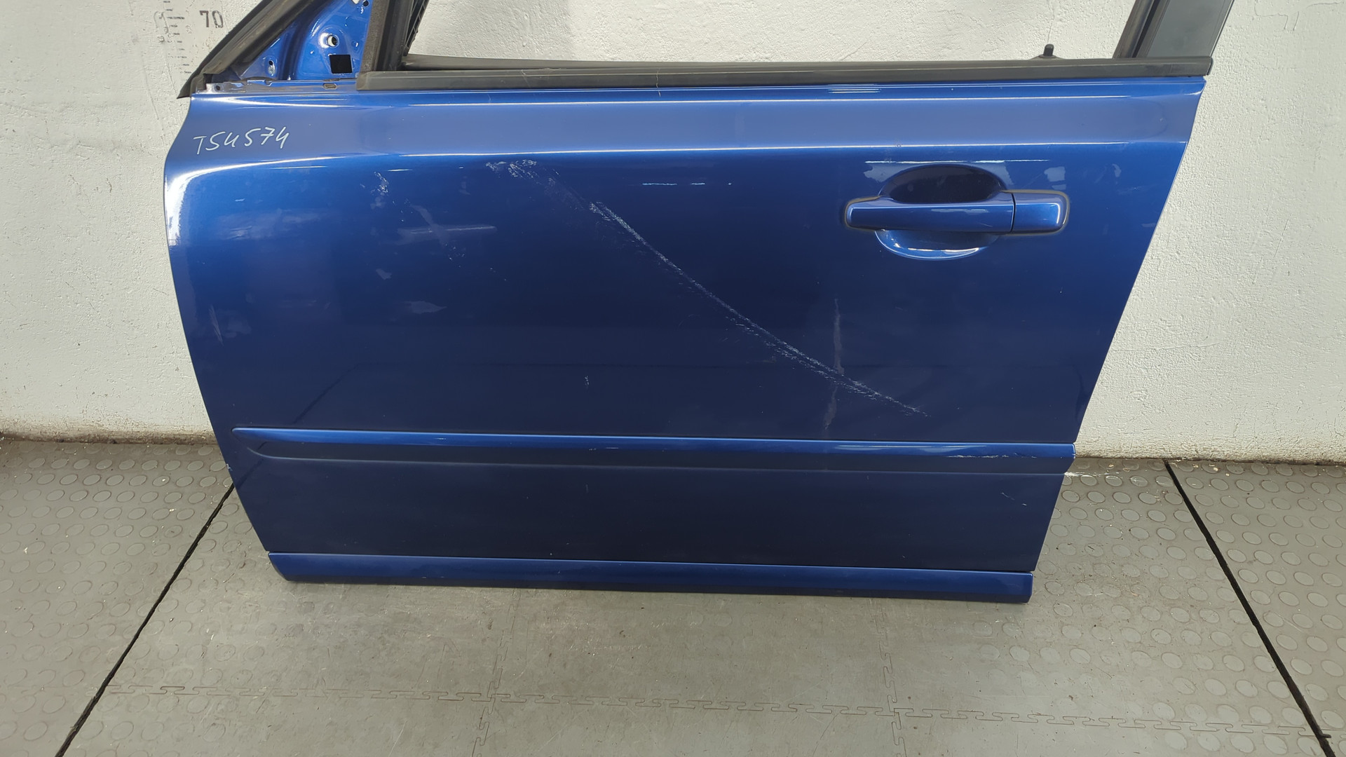 Дверь передняя левая