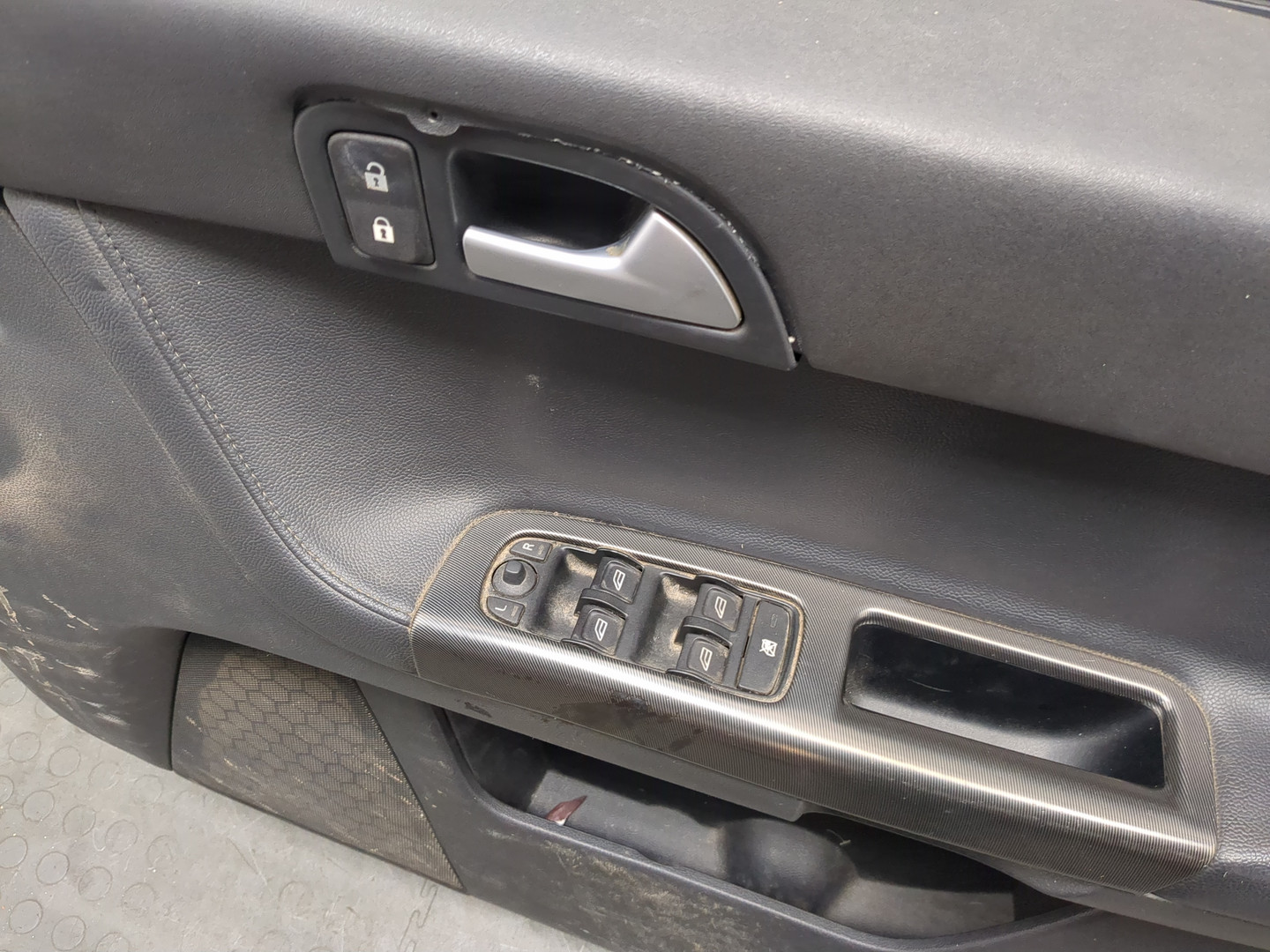 Дверь передняя правая