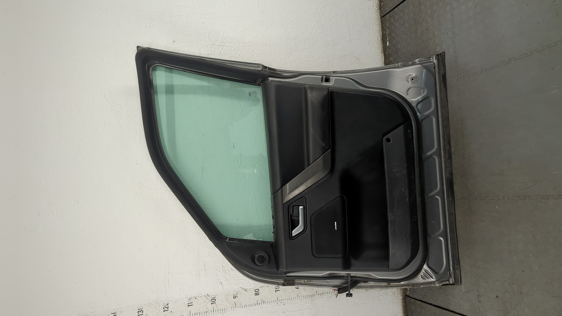 Дверь передняя правая