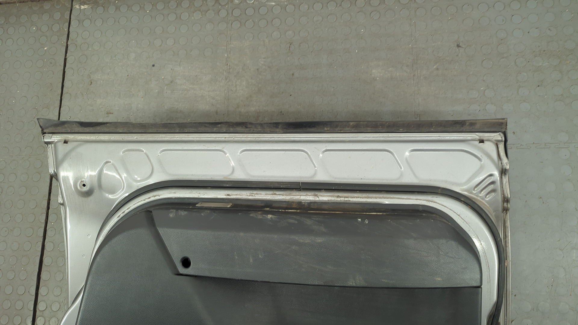 Дверь передняя правая