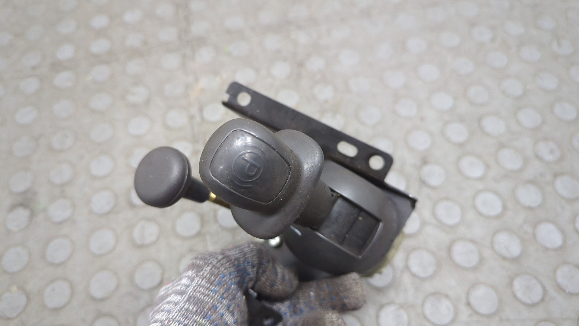 Рычаг стояночного тормоза