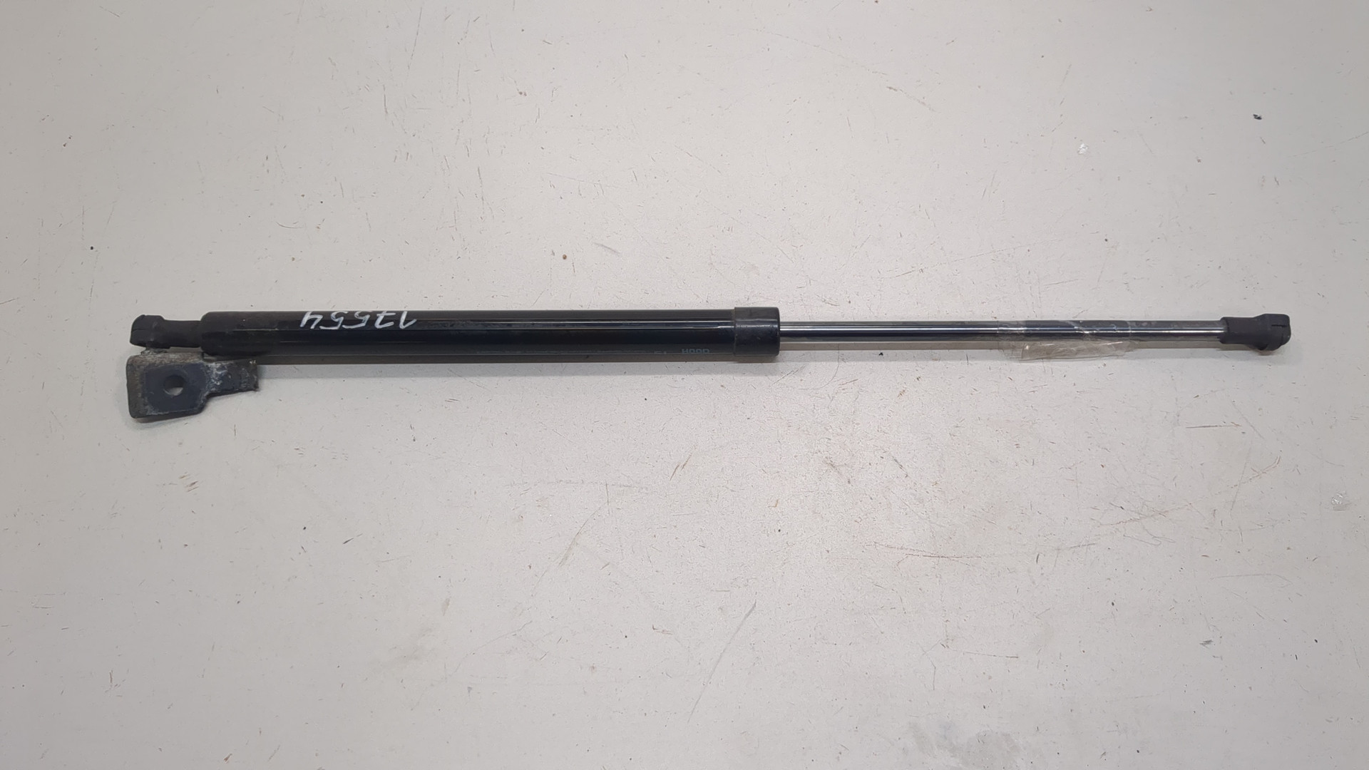 Амортизатор капота