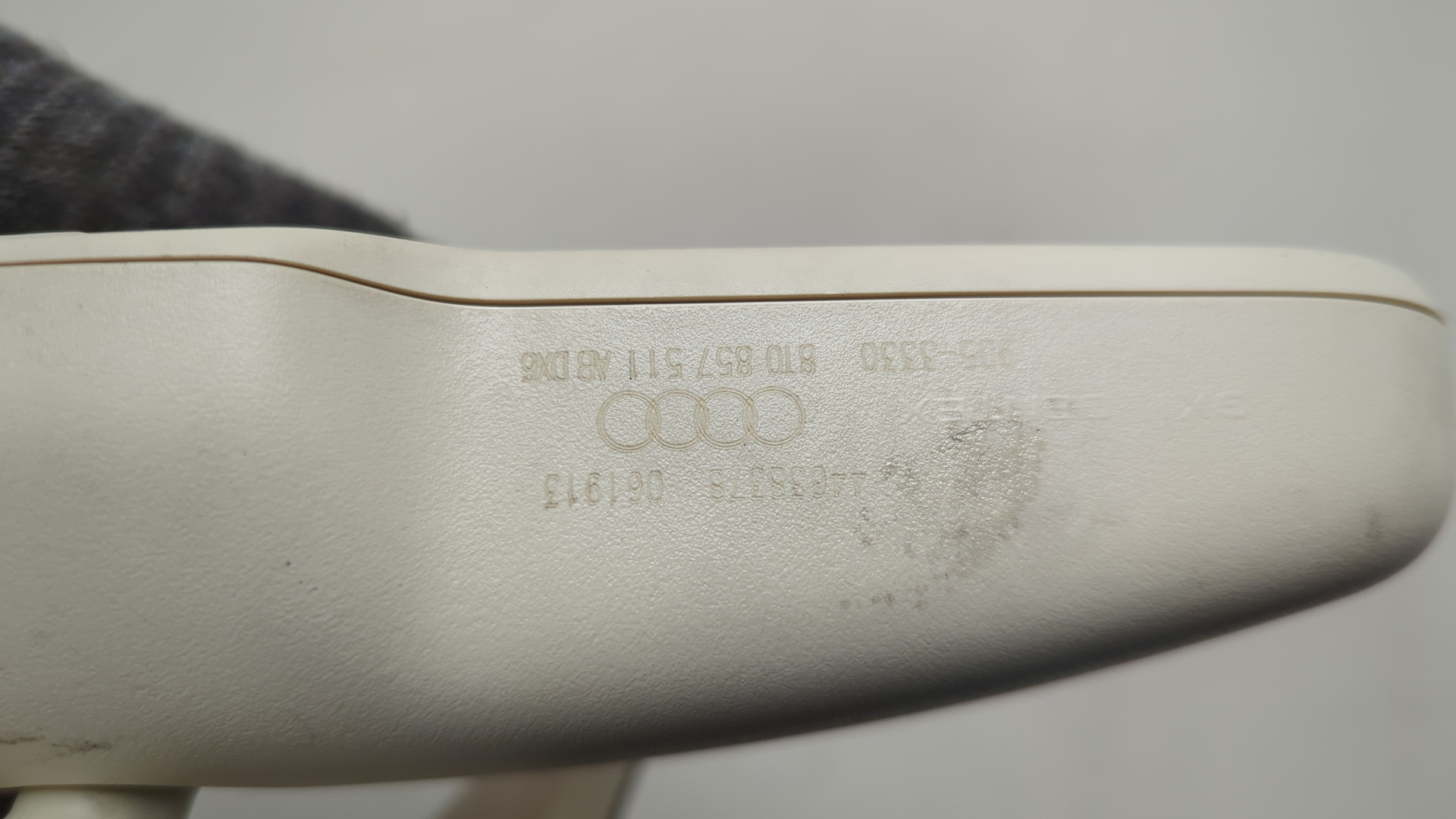 Зеркало заднего вида