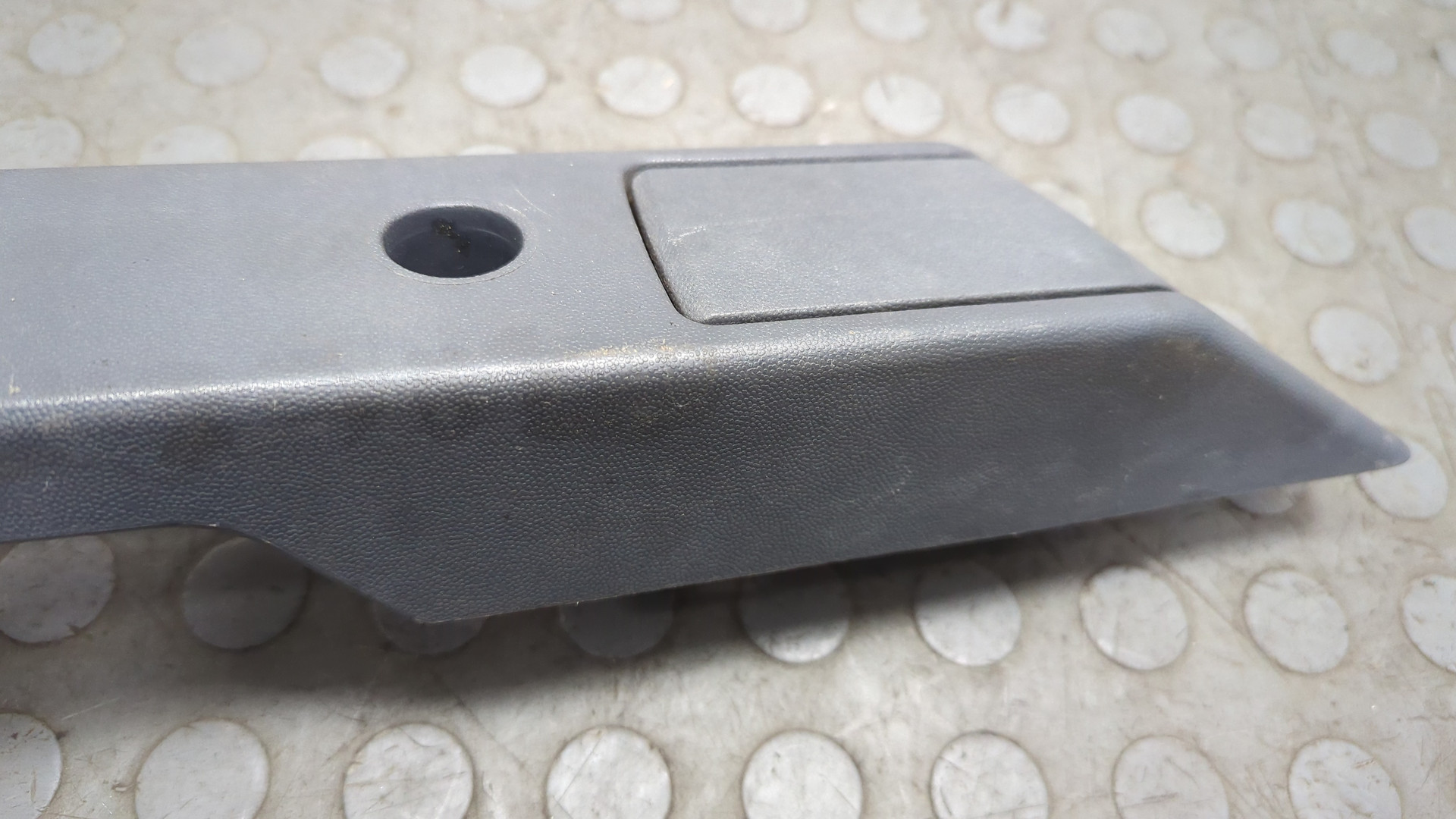 Ручка двери передней внутренняя левая