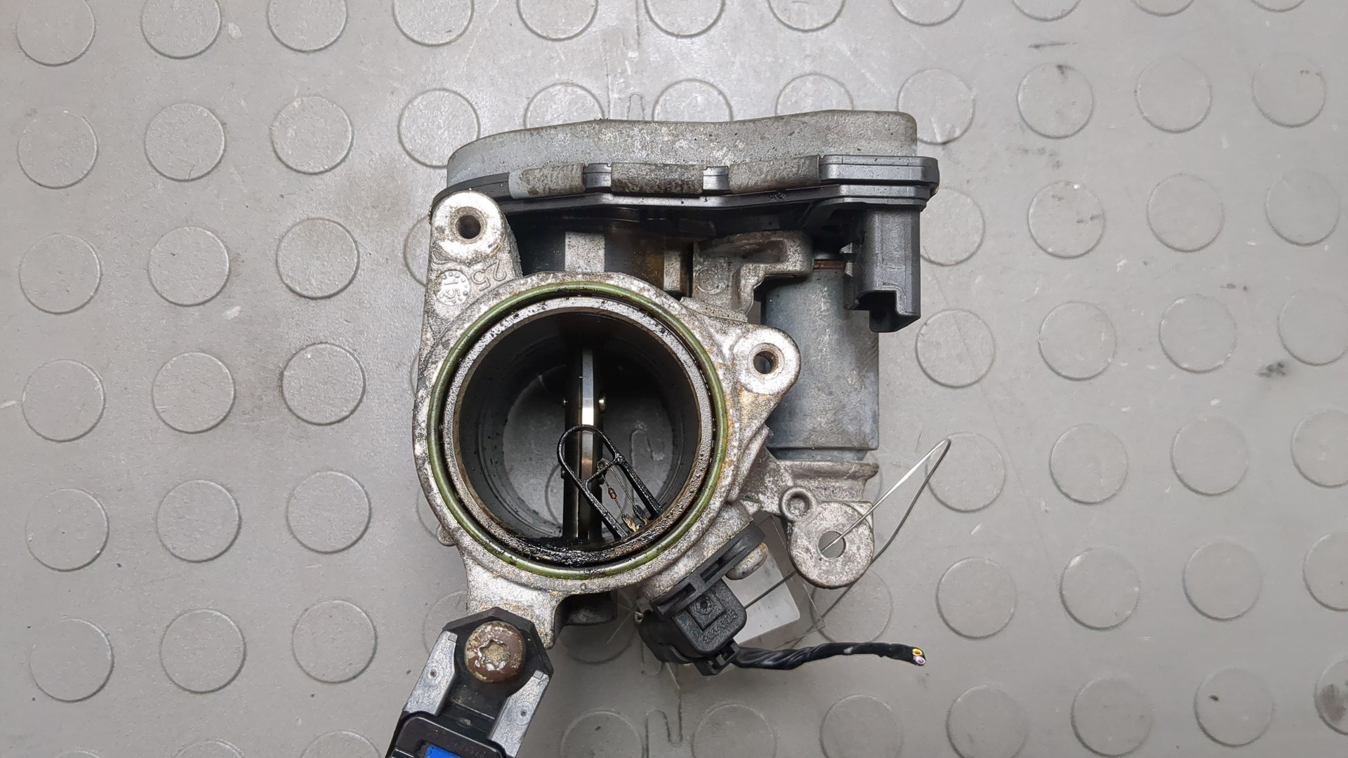 Заслонка дроссельная электрическая