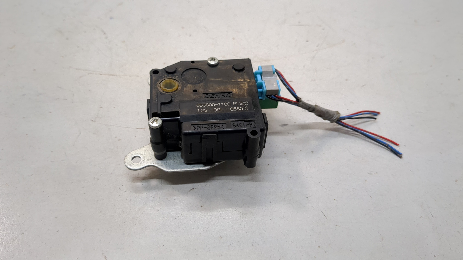 Моторчик заслонки печки