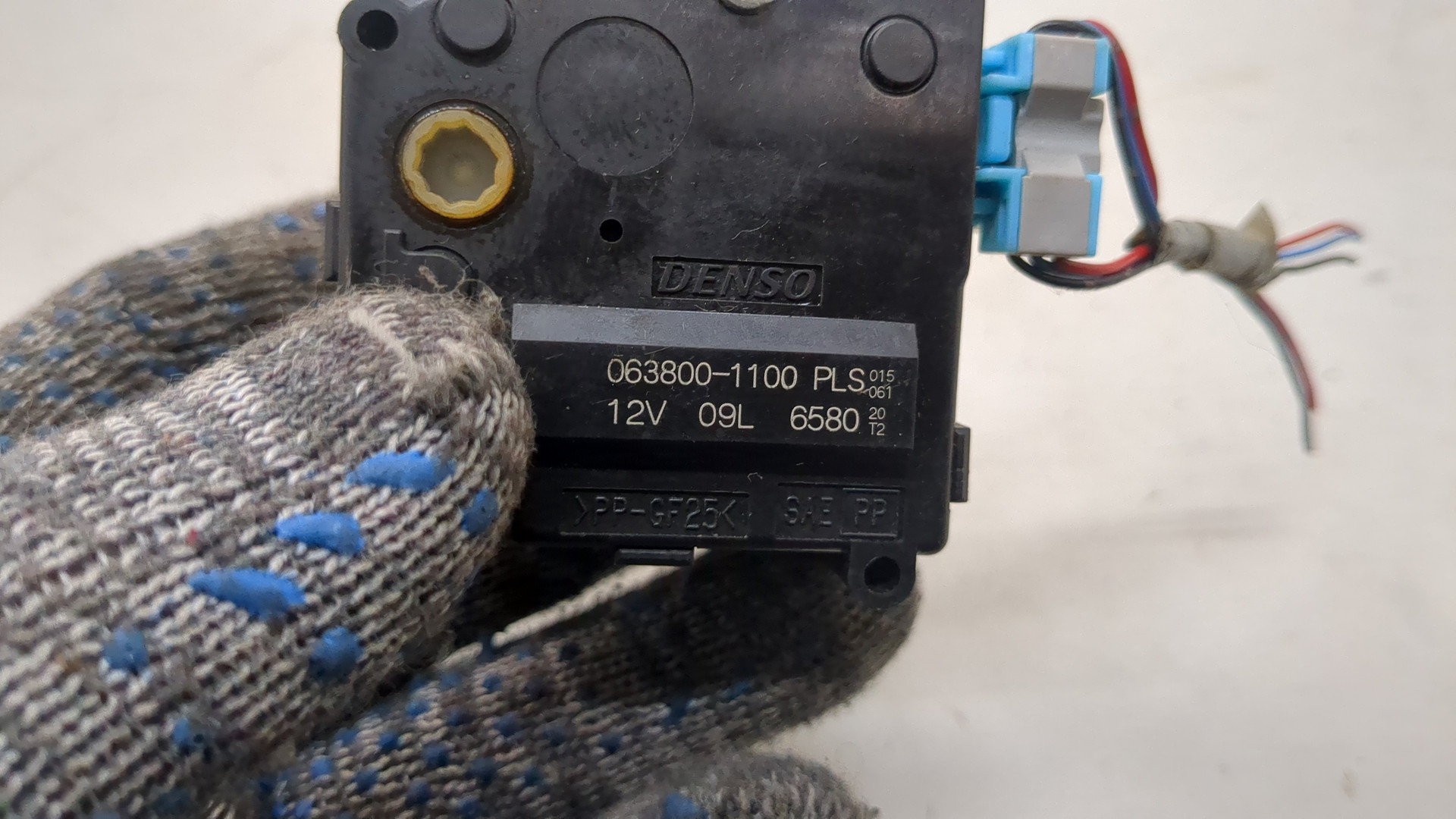 Моторчик заслонки печки