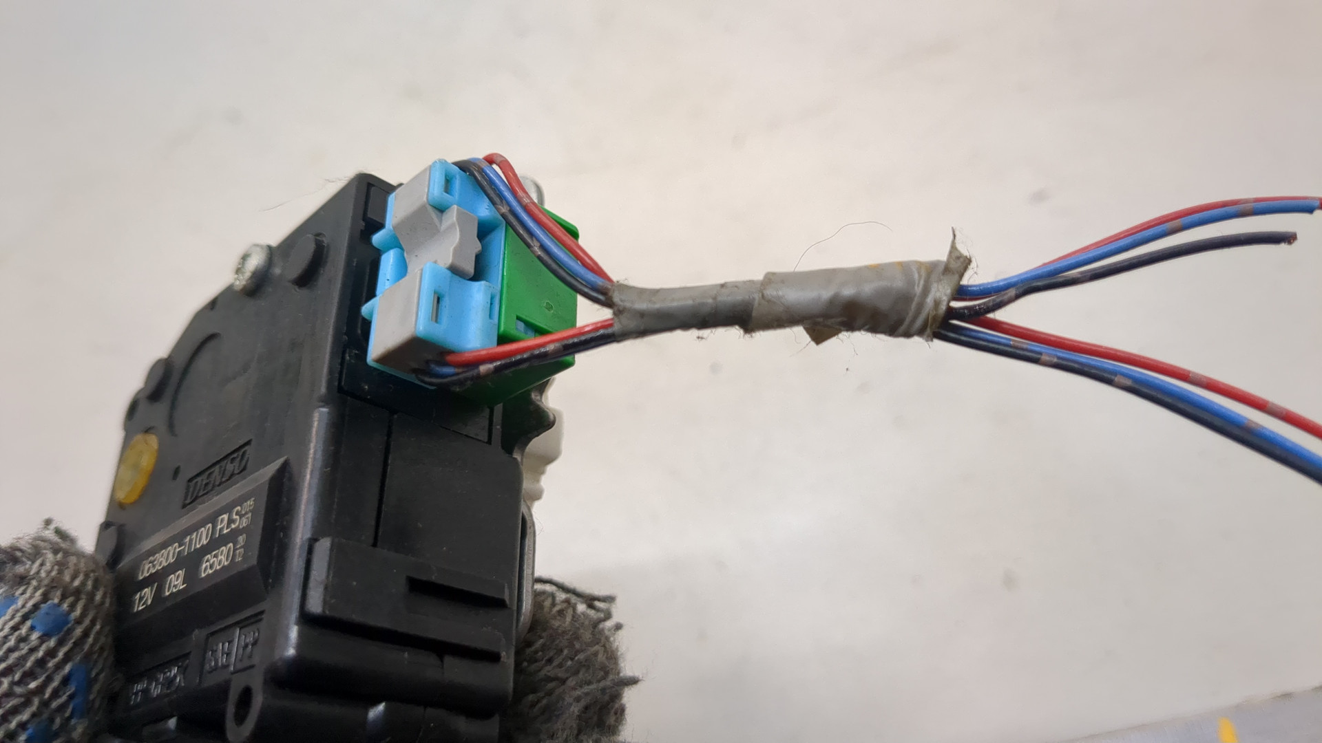 Моторчик заслонки печки