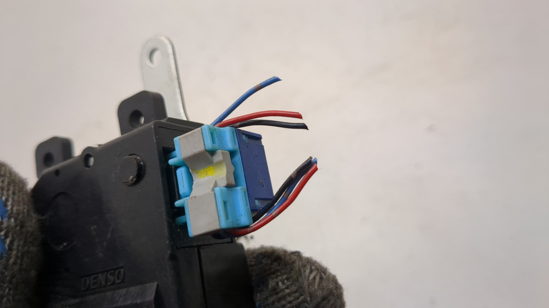 Моторчик заслонки печки