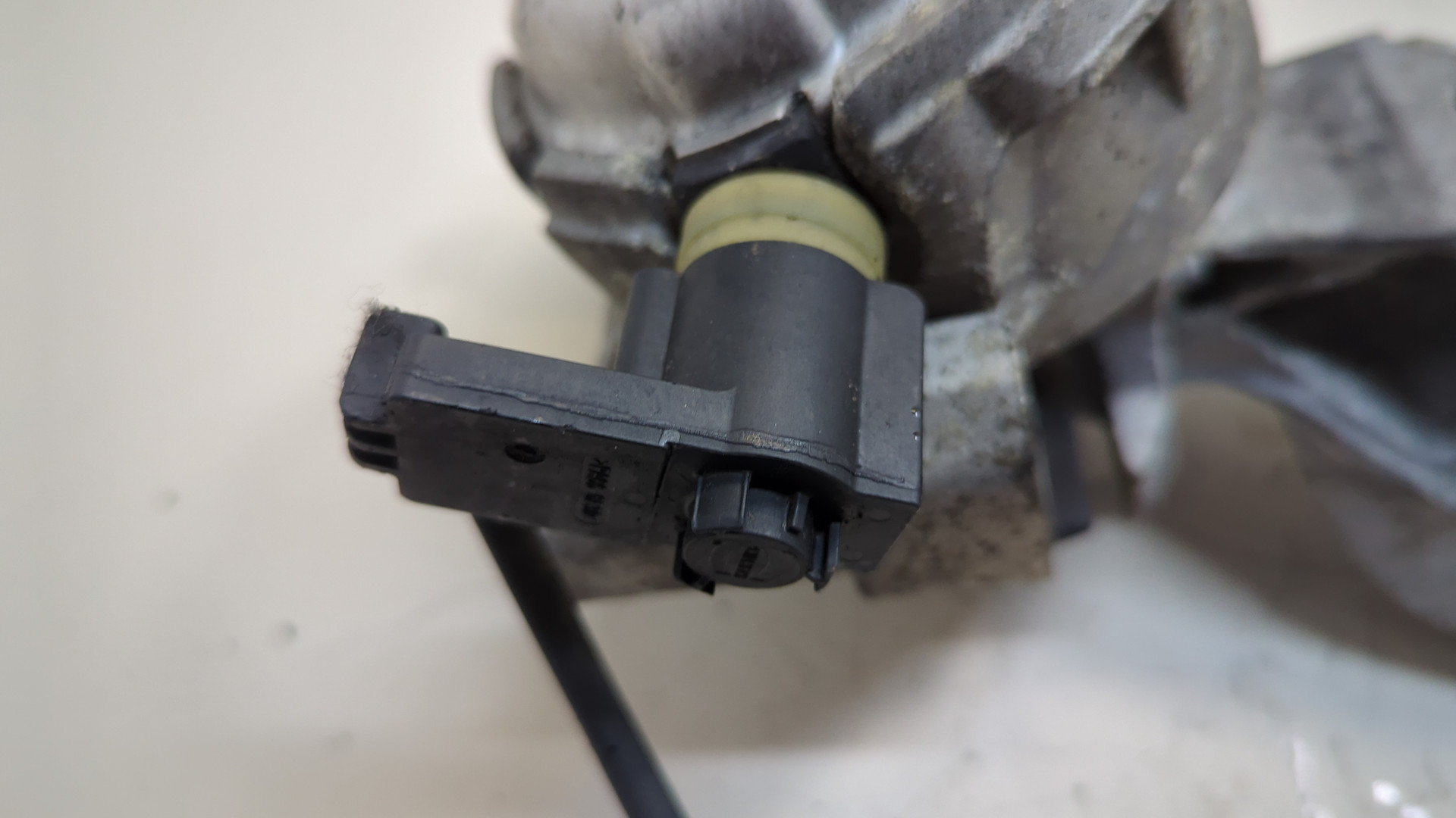 Опора двигателя левая